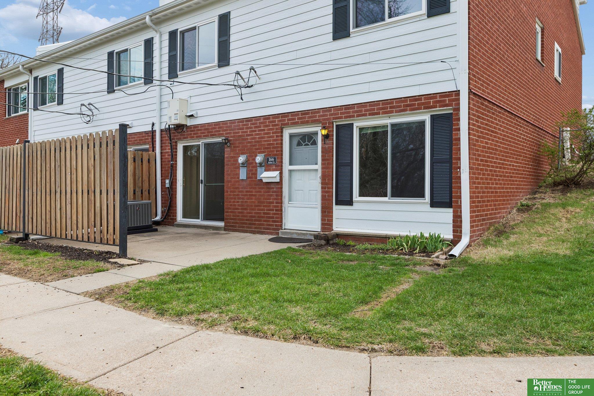 Photo of 166 Arbor Court Omaha NE 68108