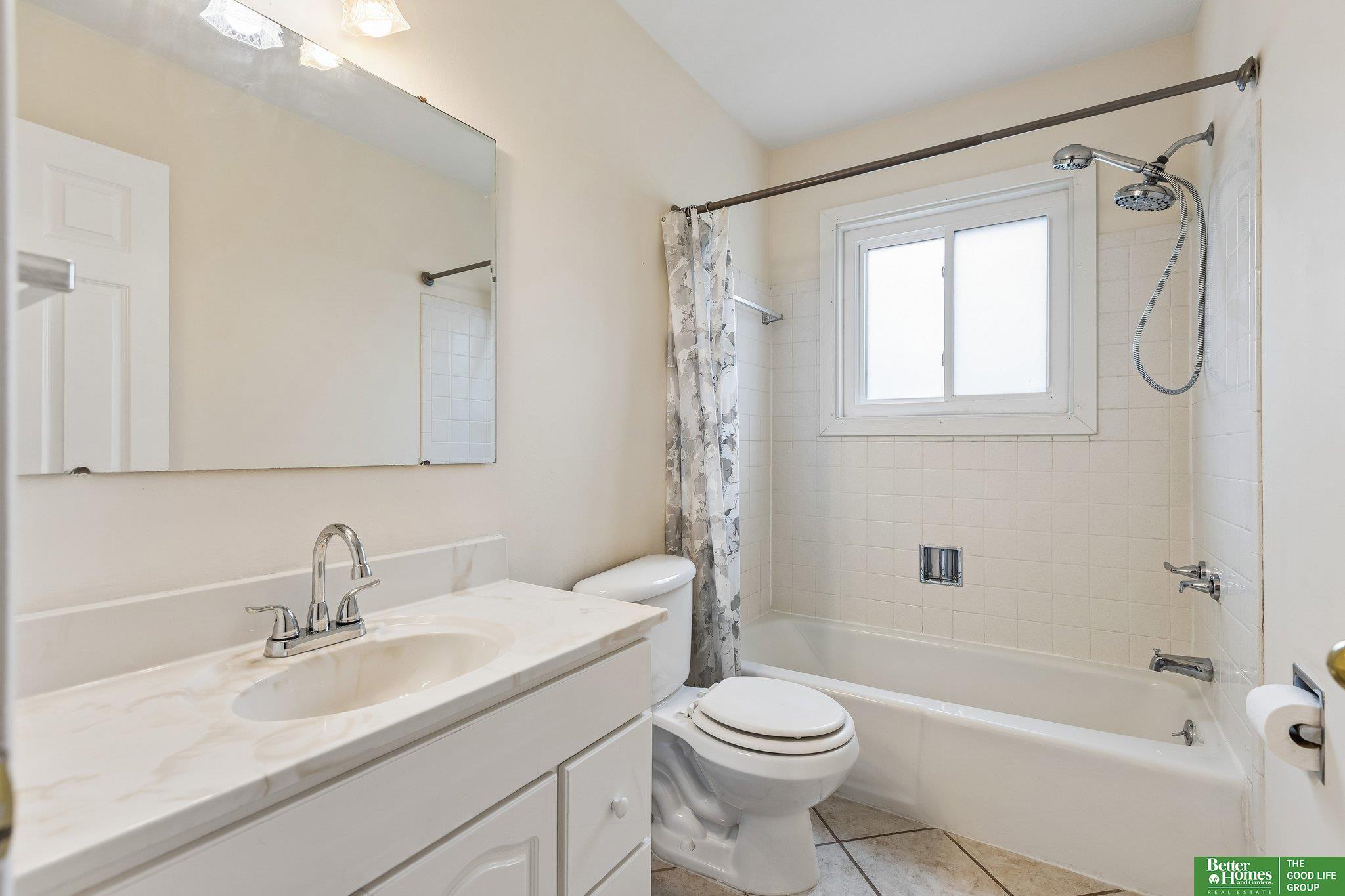 166 Arbor Court, Omaha, NE, 68108