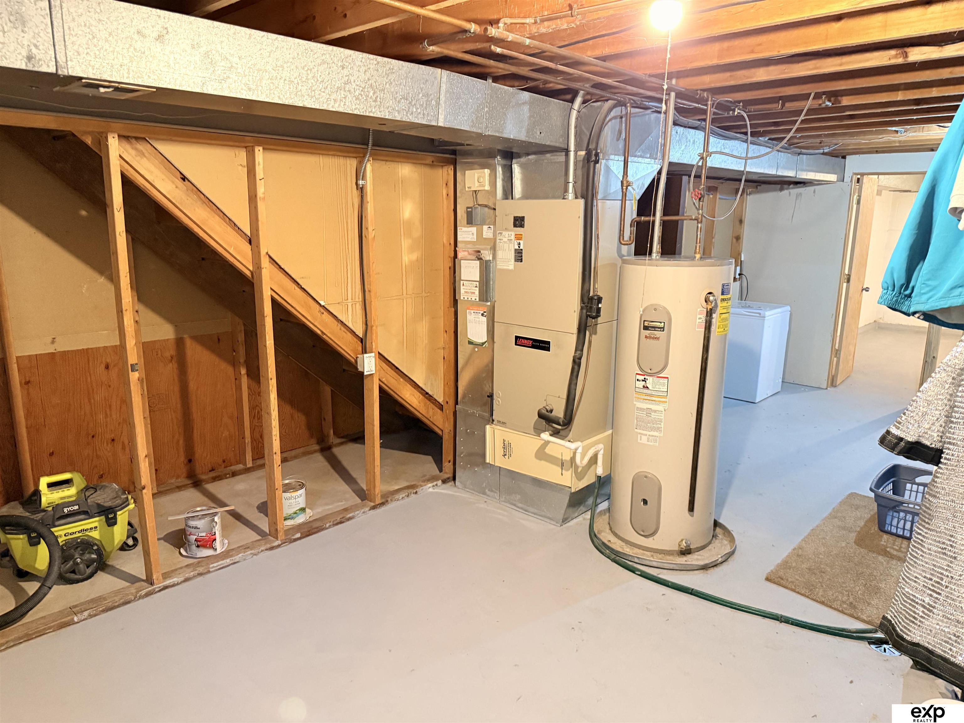 8759 S Glenview Drive, La Vista, NE, 68128