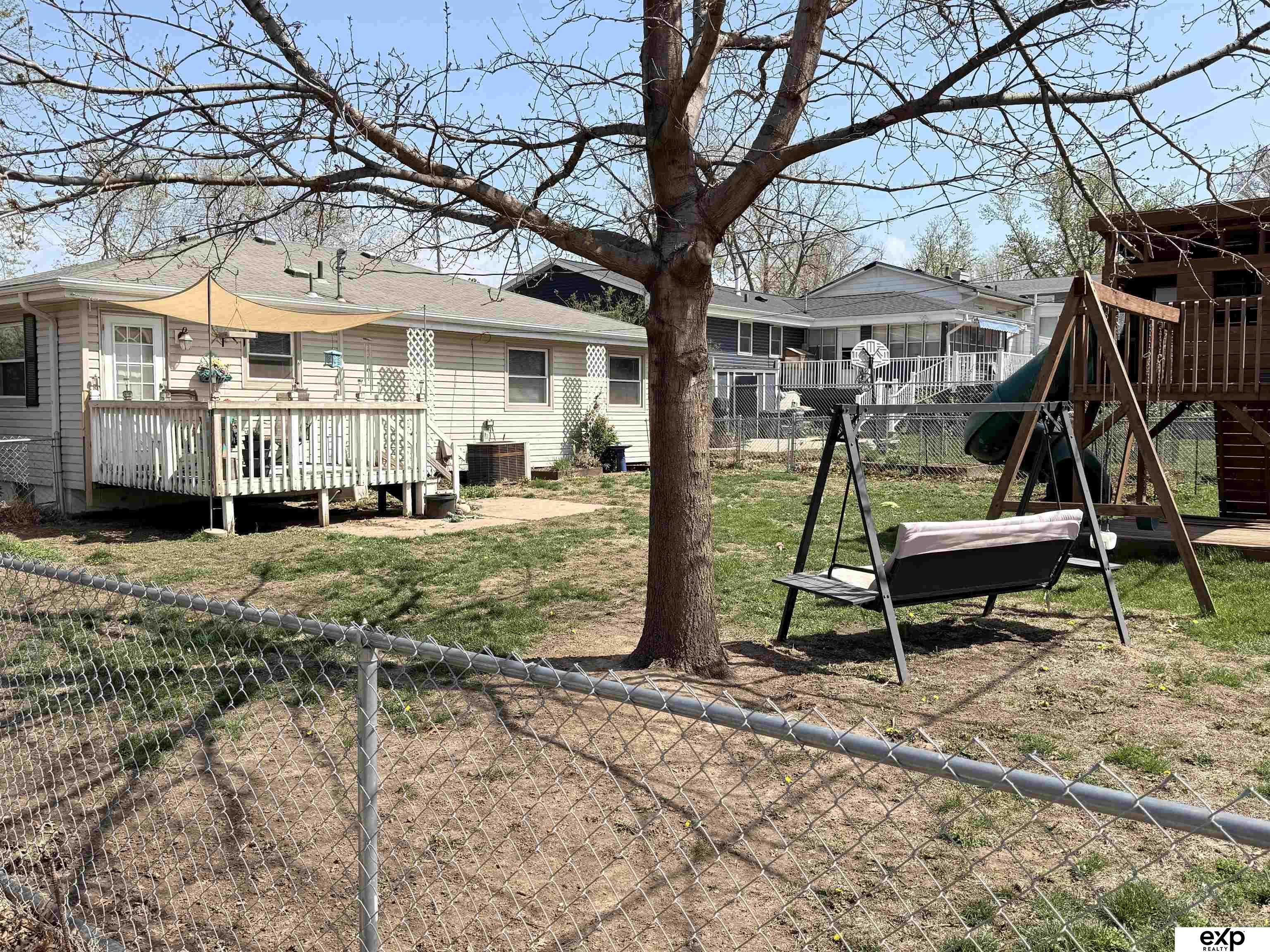 8759 S Glenview Drive, La Vista, NE, 68128