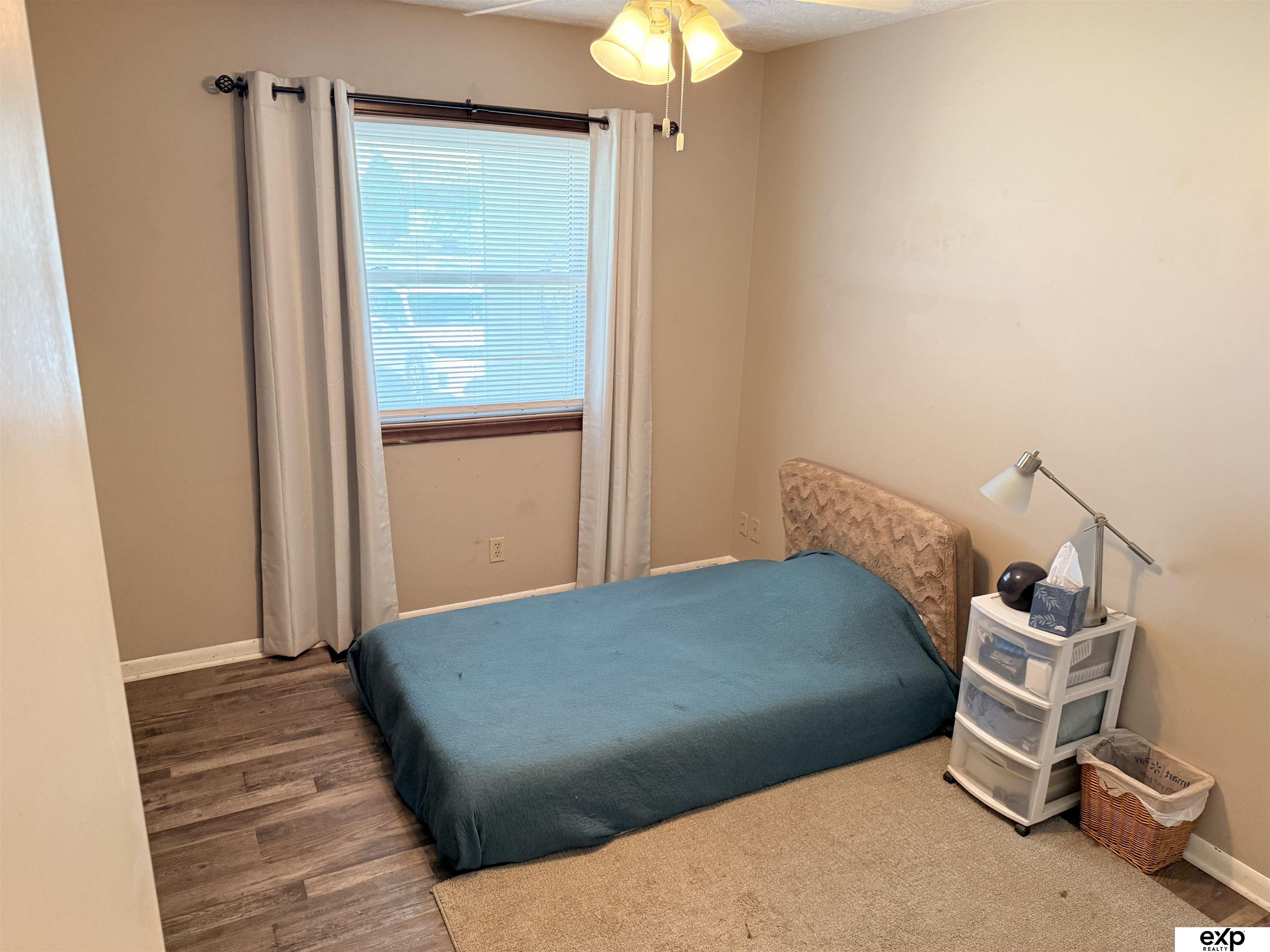 8759 S Glenview Drive, La Vista, NE, 68128