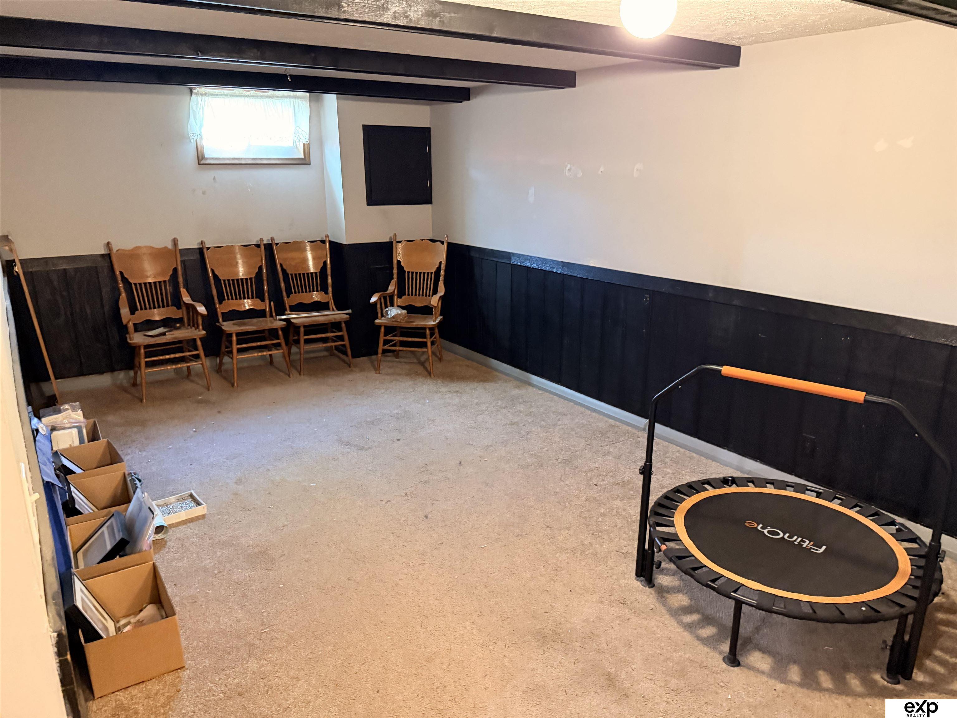 8759 S Glenview Drive, La Vista, NE, 68128