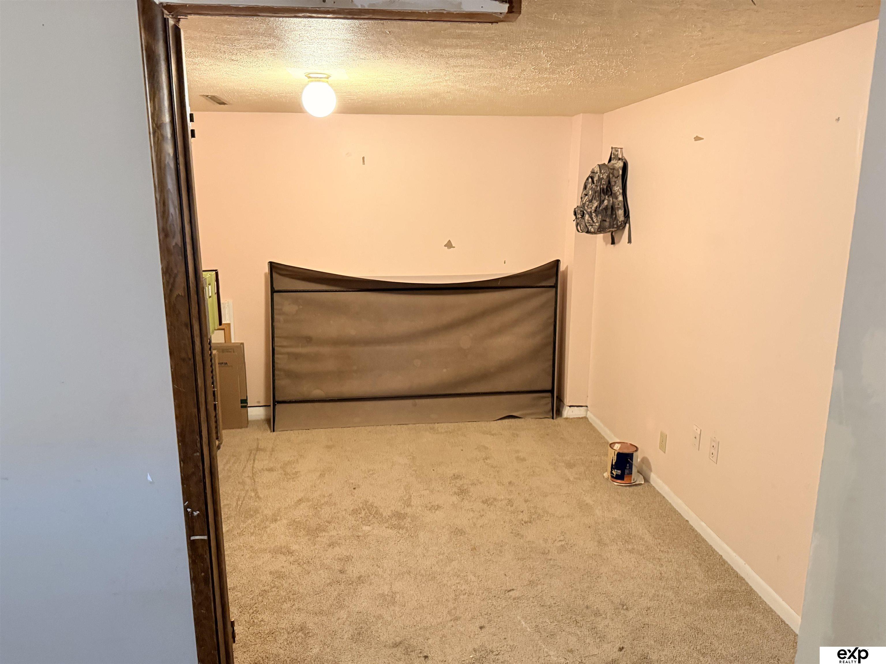 8759 S Glenview Drive, La Vista, NE, 68128