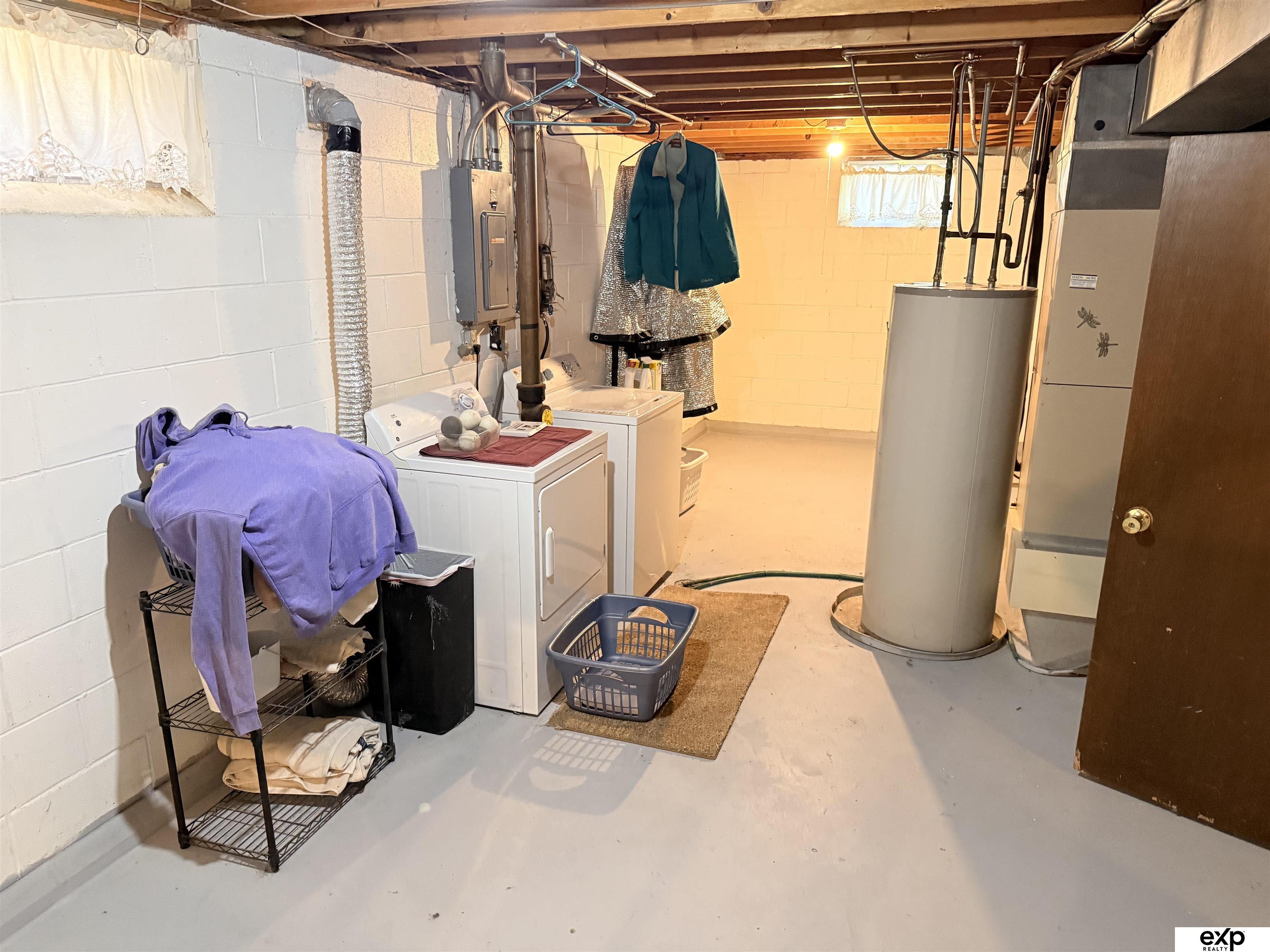 8759 S Glenview Drive, La Vista, NE, 68128