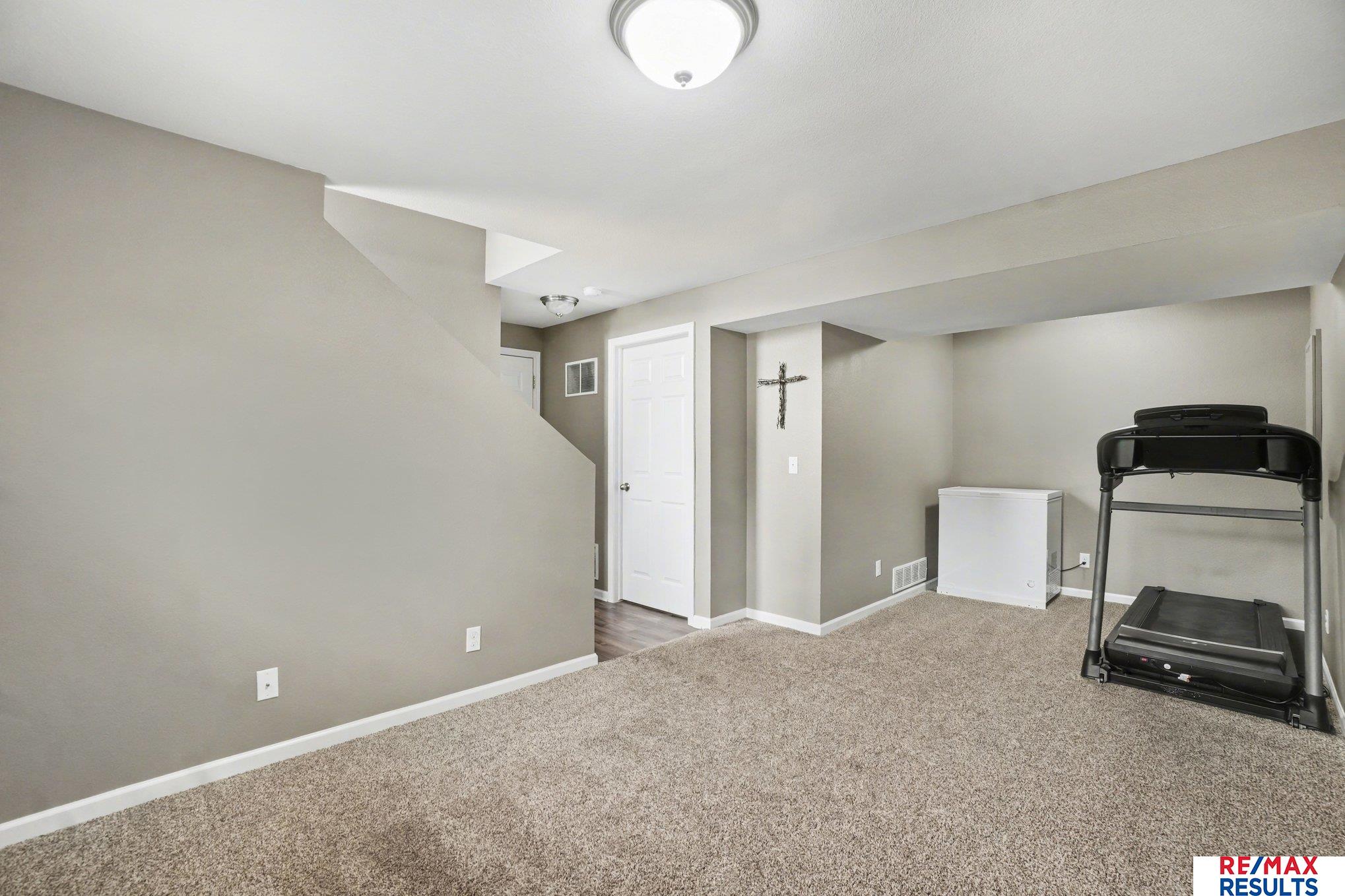 19618 Gail Avenue, Omaha, NE, 68135-0000