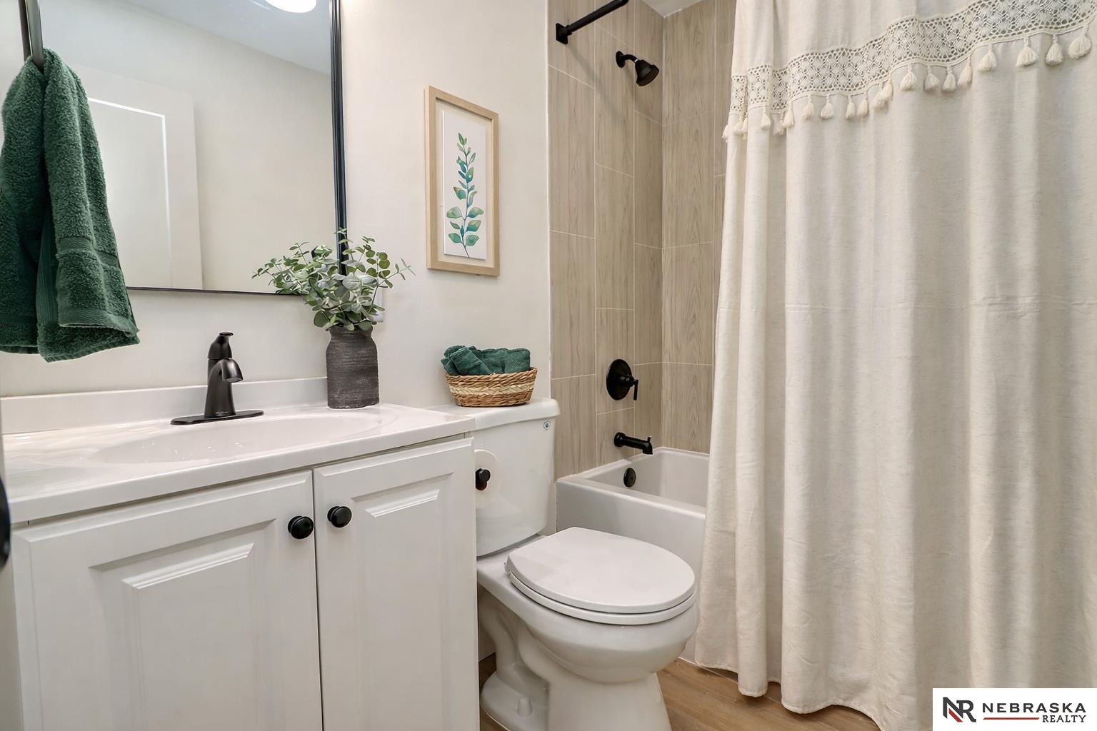 8107 Beechwood Drive, Lincoln, NE, 68510