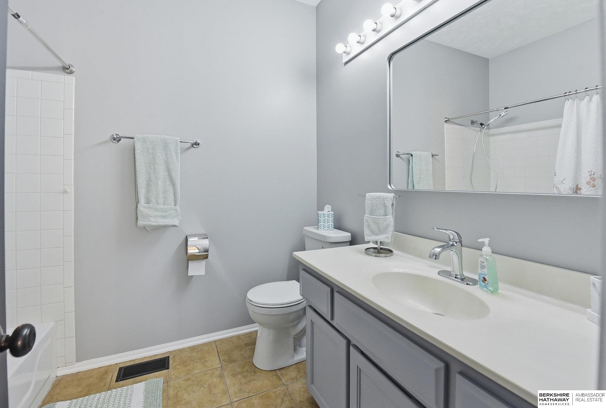 2427 Corn Drive, Papillion, NE, 68046