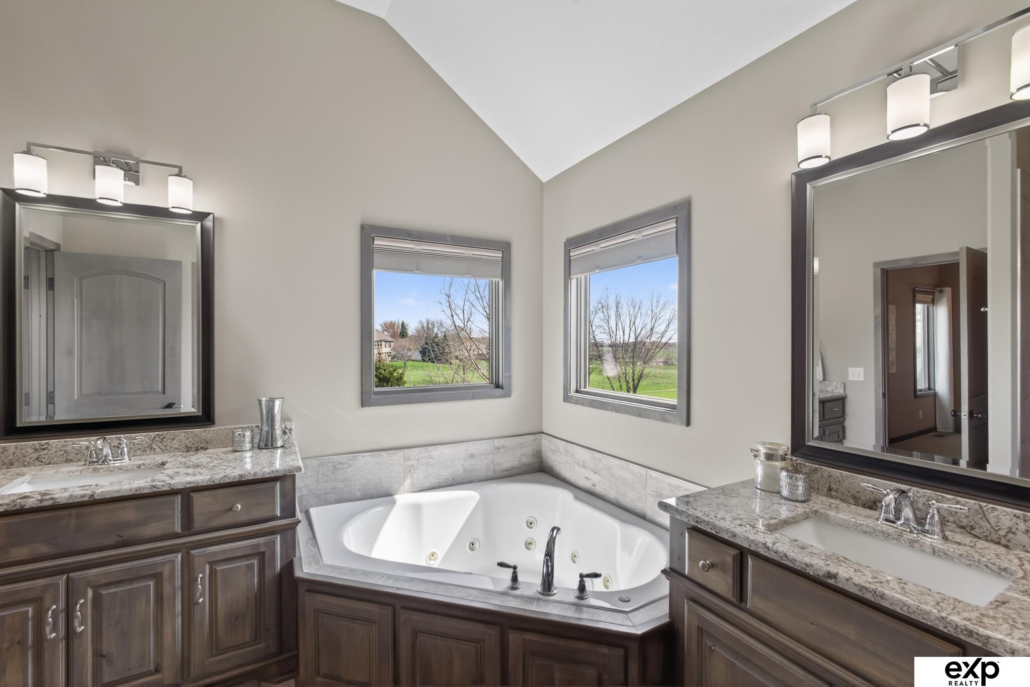 17508 Ridgemont Street, Omaha, NE, 68136