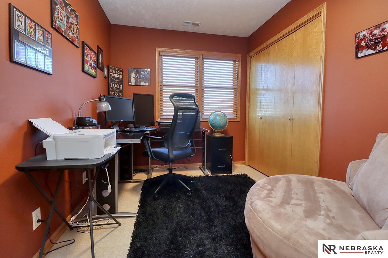 6151 Glass Ridge Drive, Lincoln, NE, 68526