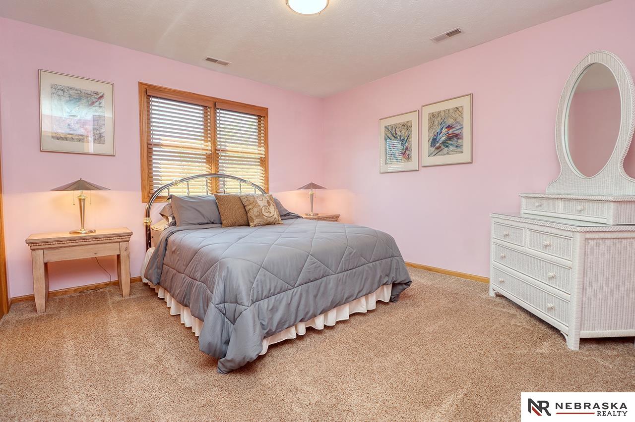 6151 Glass Ridge Drive, Lincoln, NE, 68526