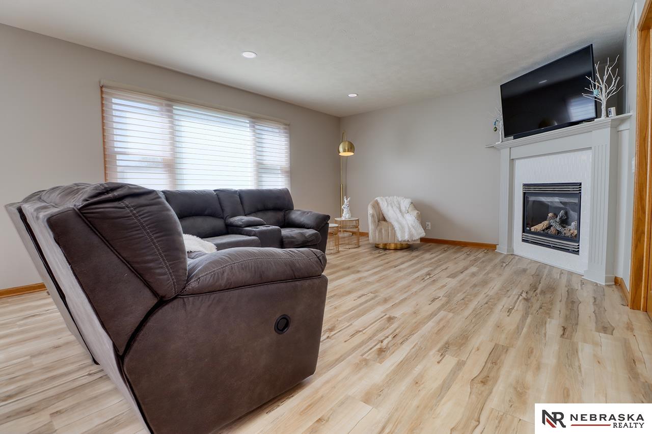 6151 Glass Ridge Drive, Lincoln, NE, 68526