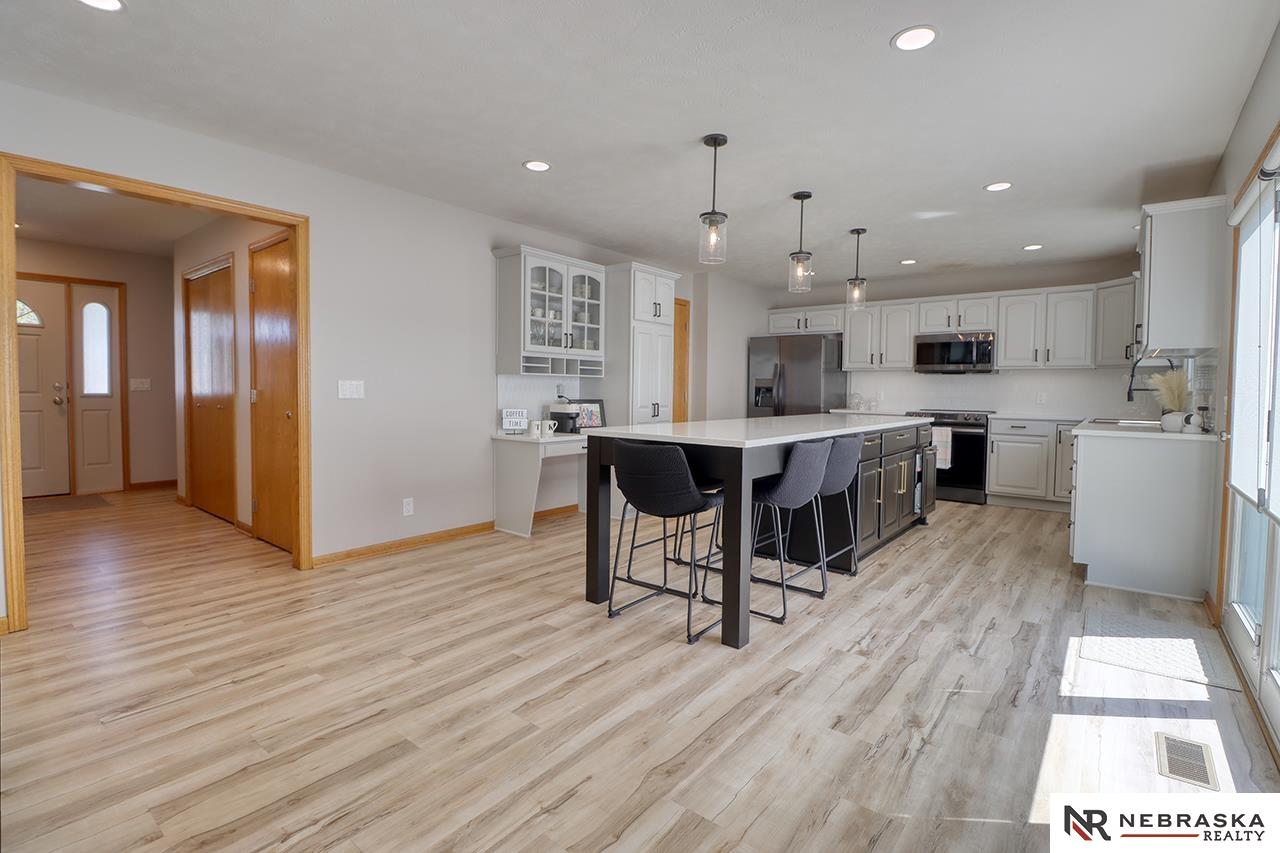 6151 Glass Ridge Drive, Lincoln, NE, 68526