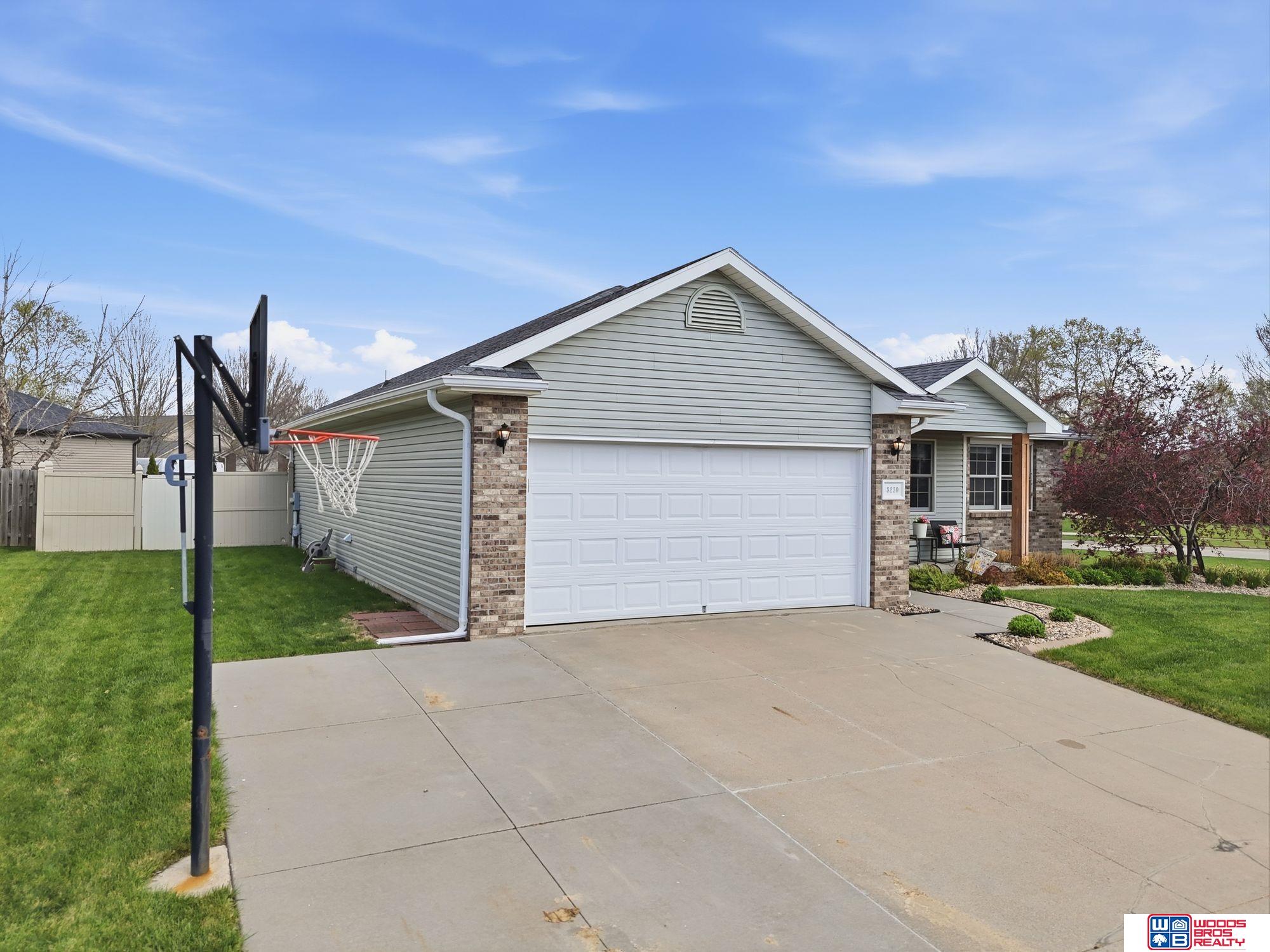8230 57th Street, Lincoln, NE, 68516
