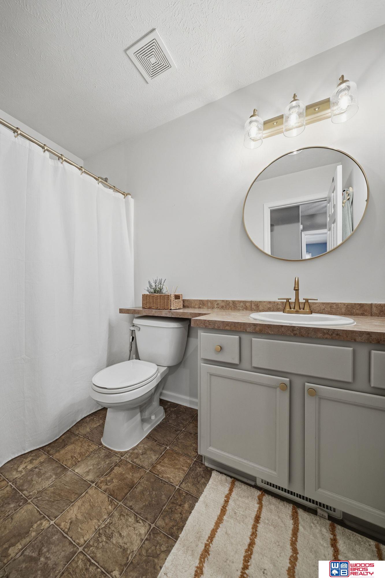 8230 57th Street, Lincoln, NE, 68516