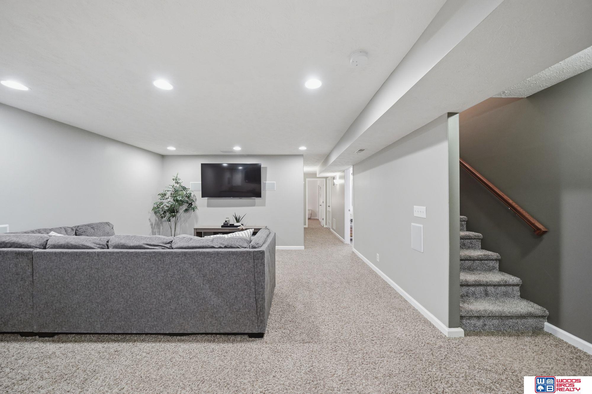 8230 57th Street, Lincoln, NE, 68516