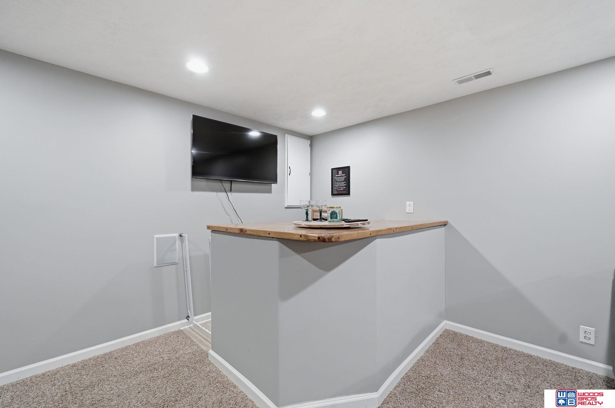 8230 57th Street, Lincoln, NE, 68516