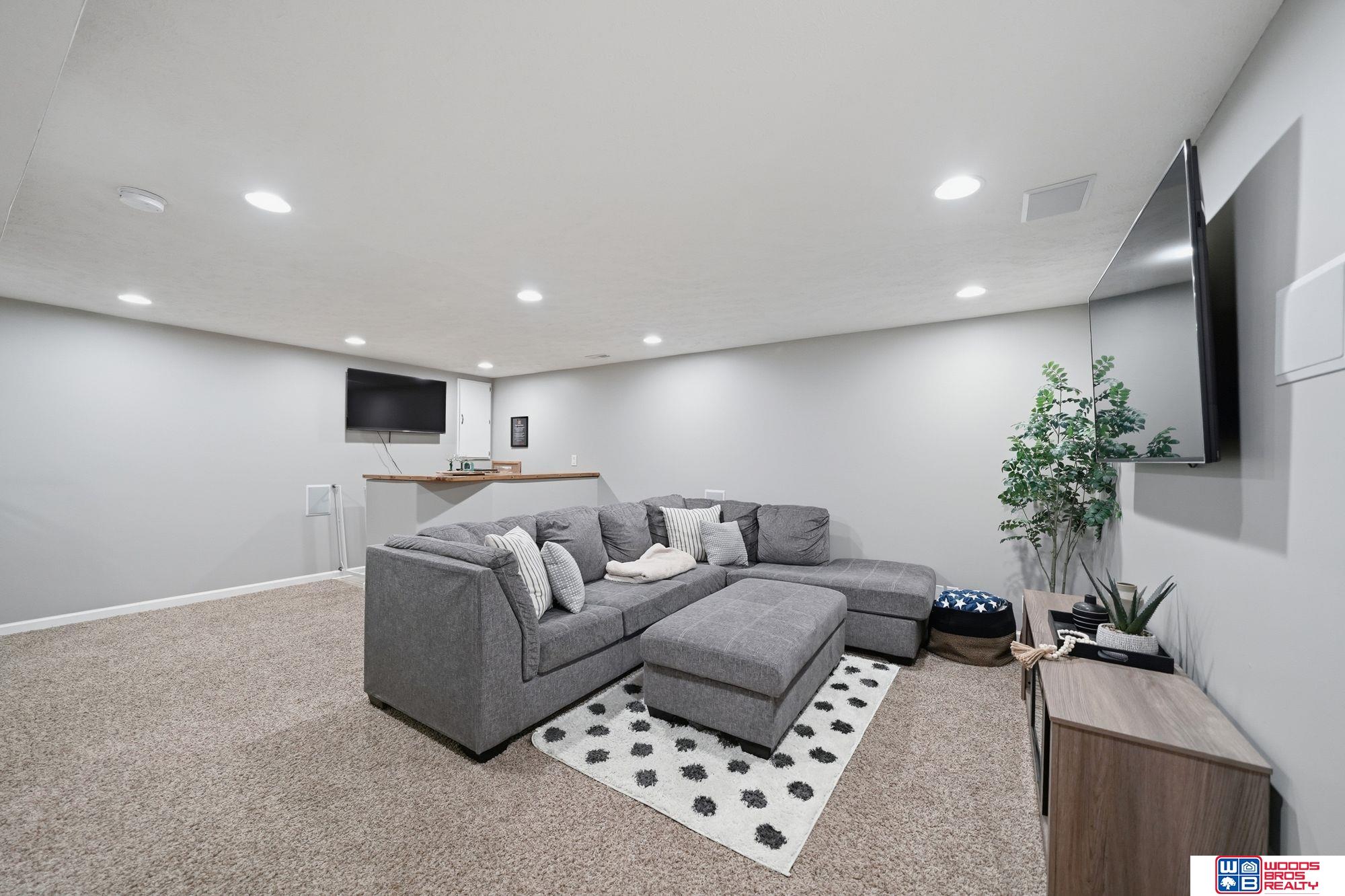 8230 57th Street, Lincoln, NE, 68516