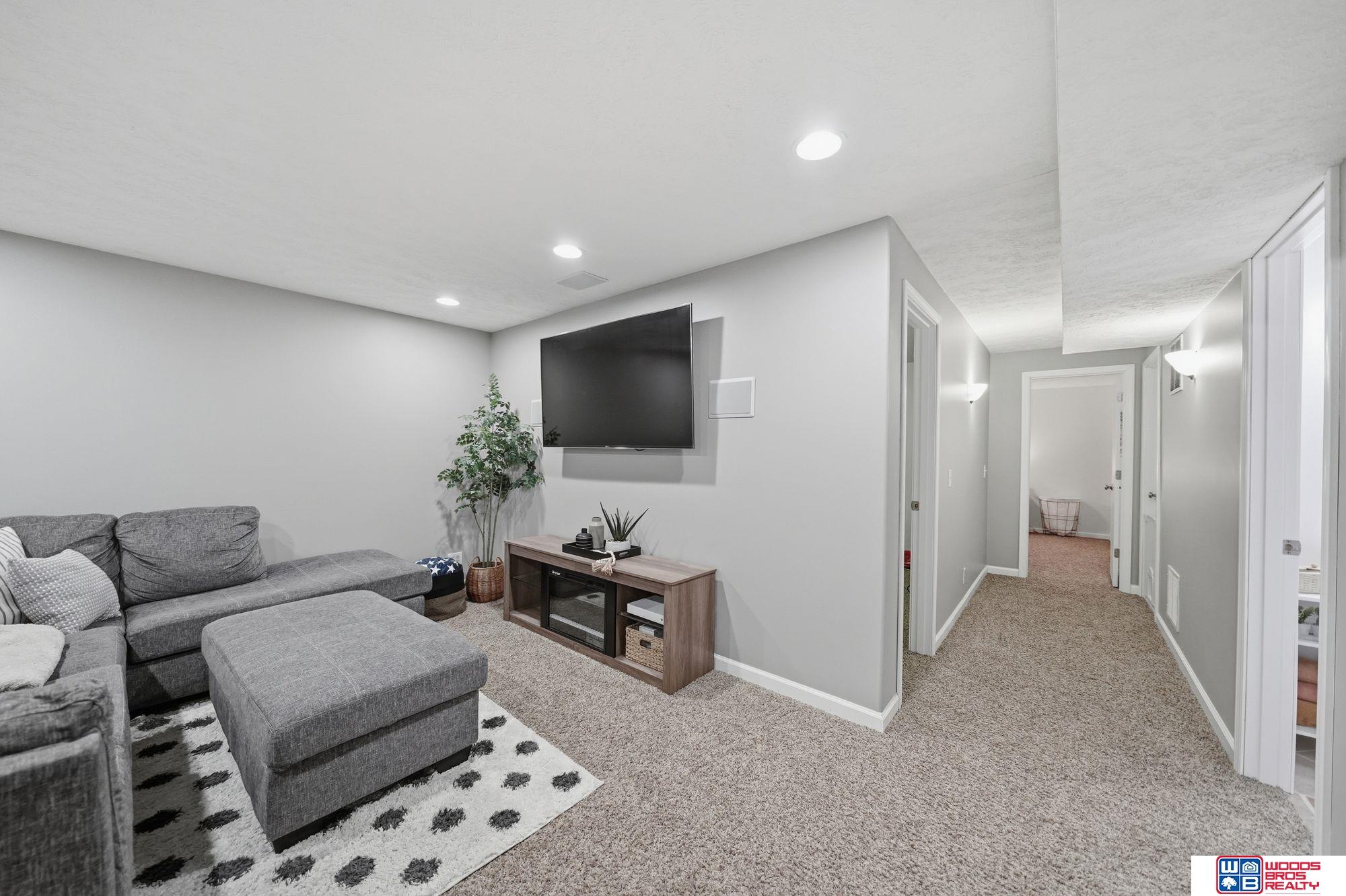 8230 57th Street, Lincoln, NE, 68516