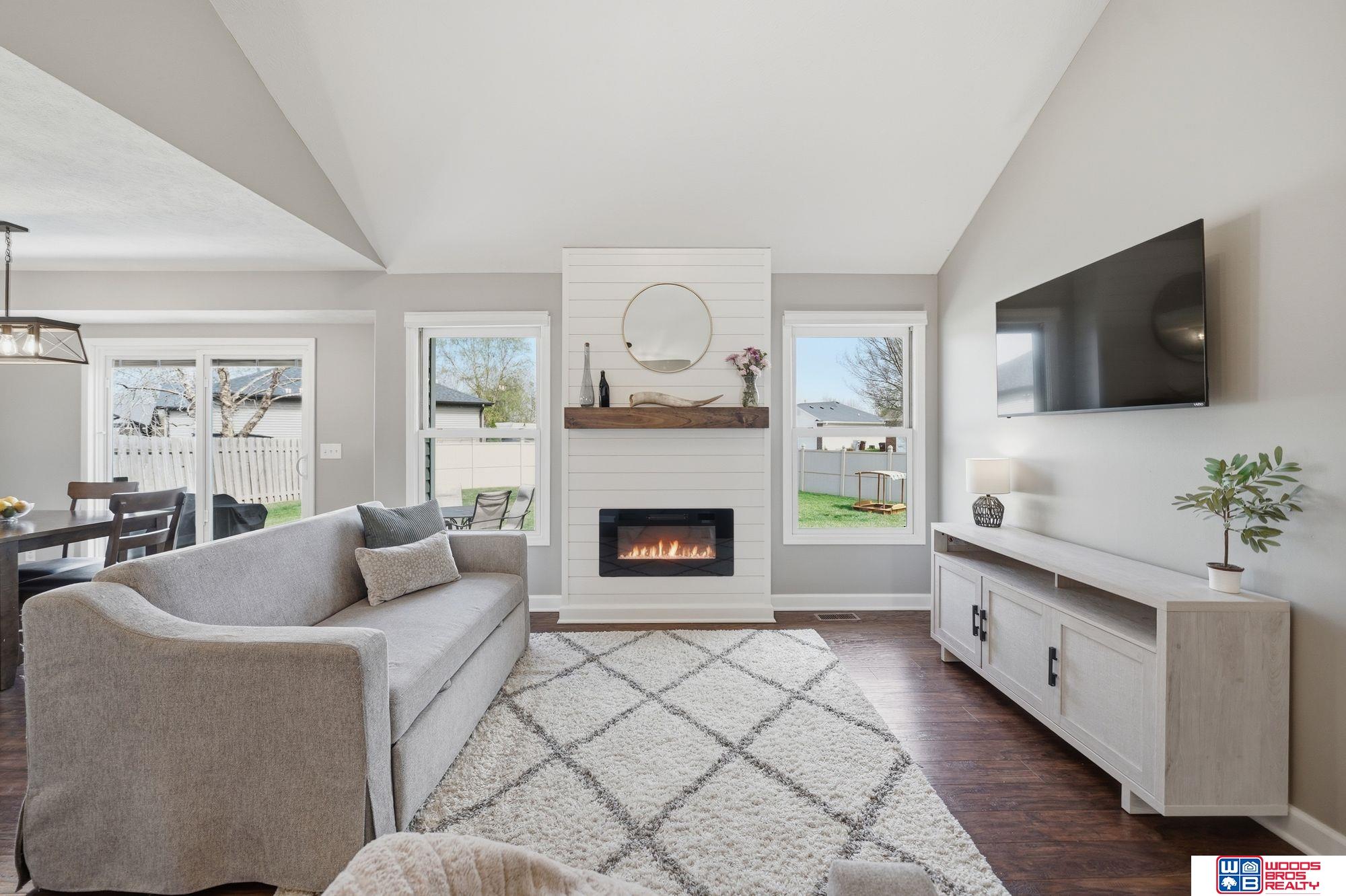 8230 57th Street, Lincoln, NE, 68516