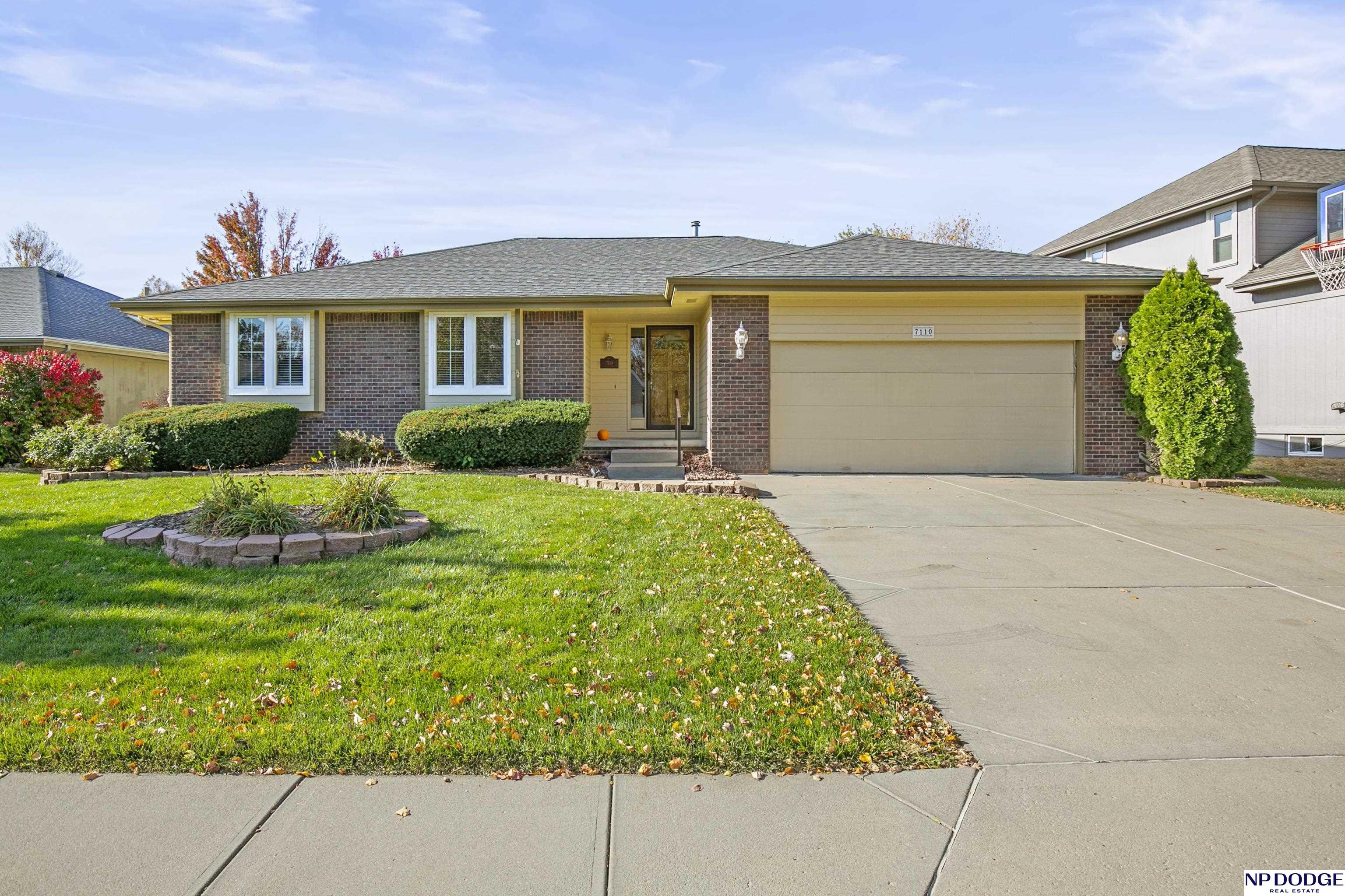 1807 Savannah Drive, Papillion, NE, 68133