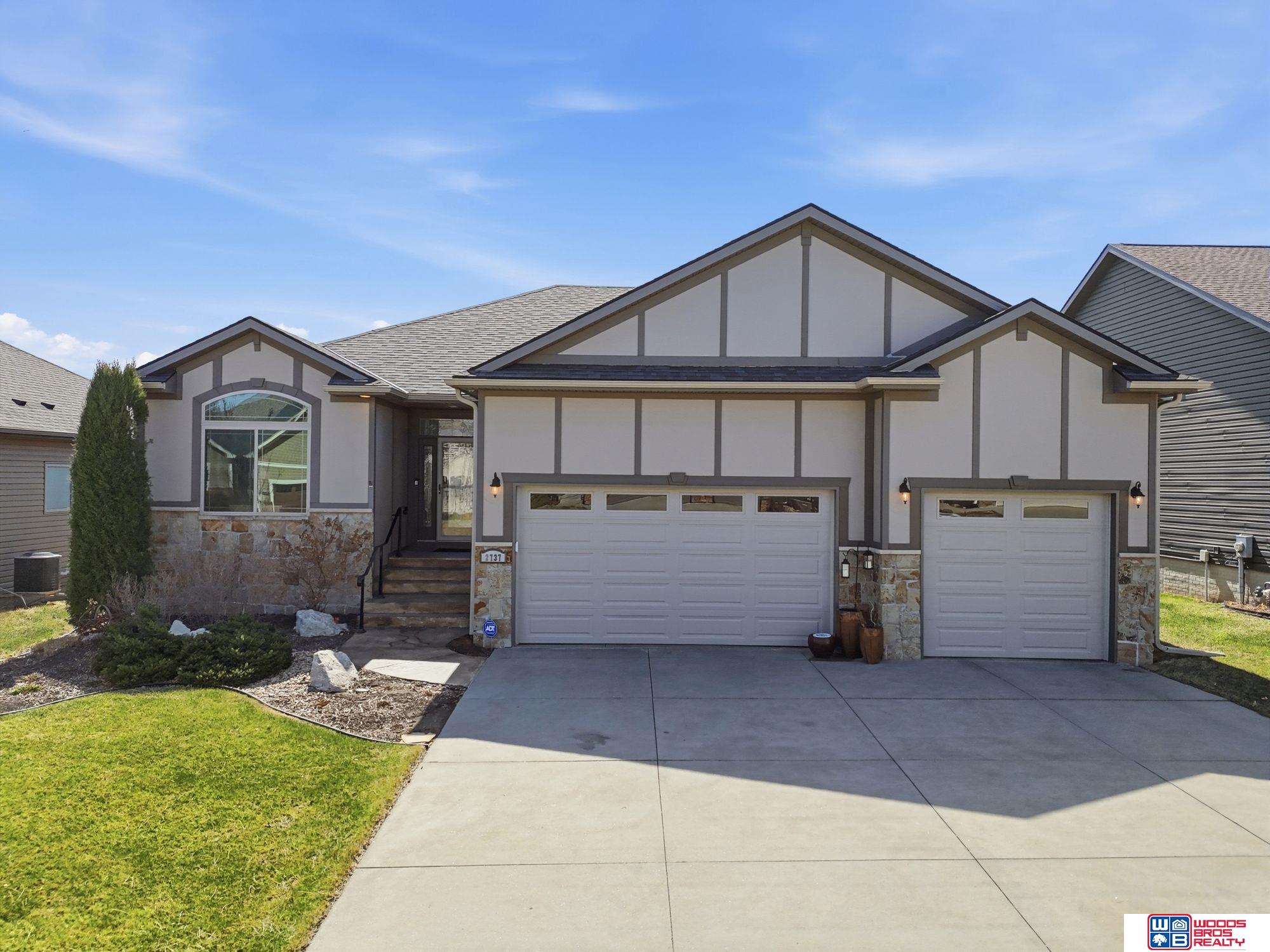 2737 Shadowbrook Drive, Lincoln, NE, 68516