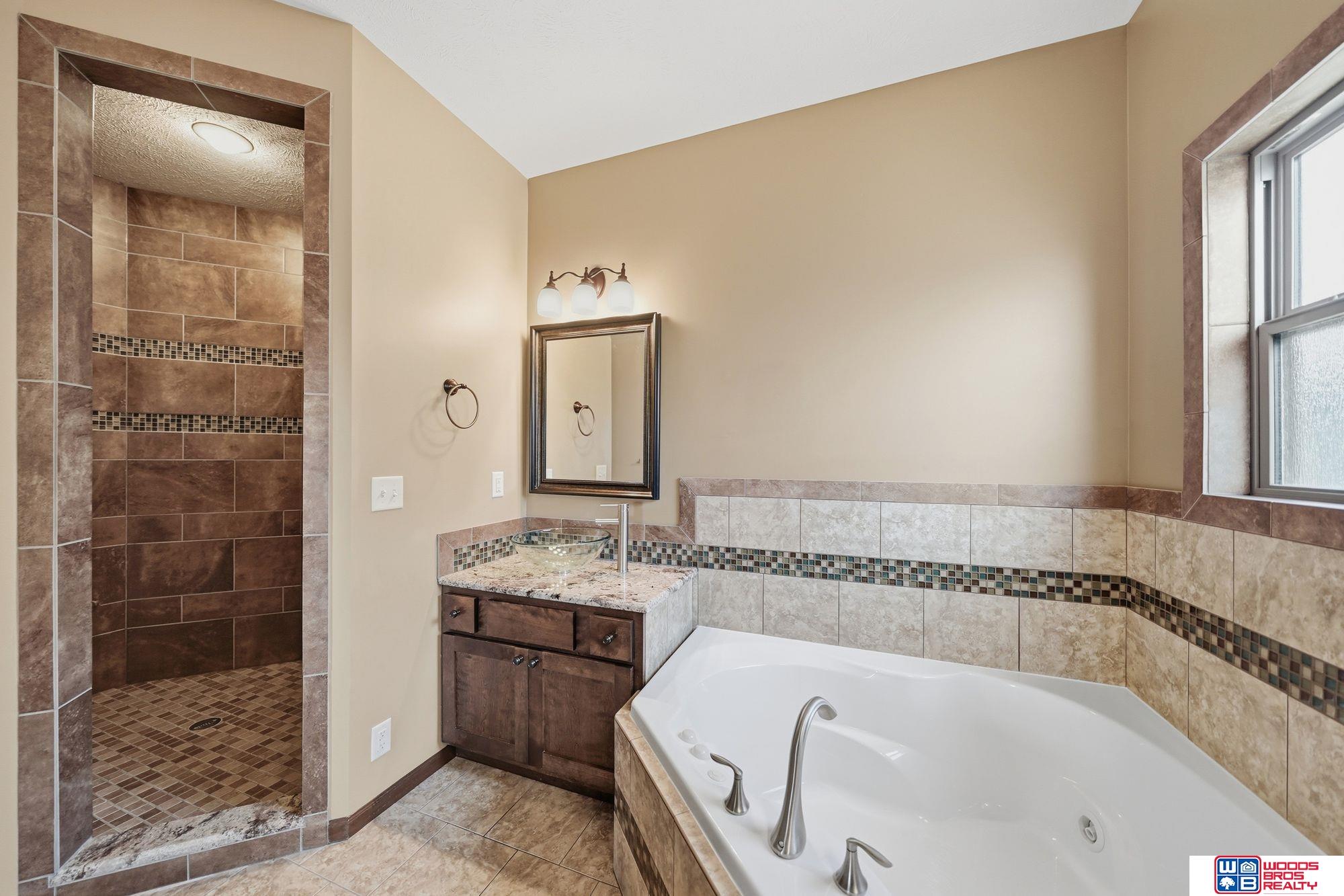 2737 Shadowbrook Drive, Lincoln, NE, 68516