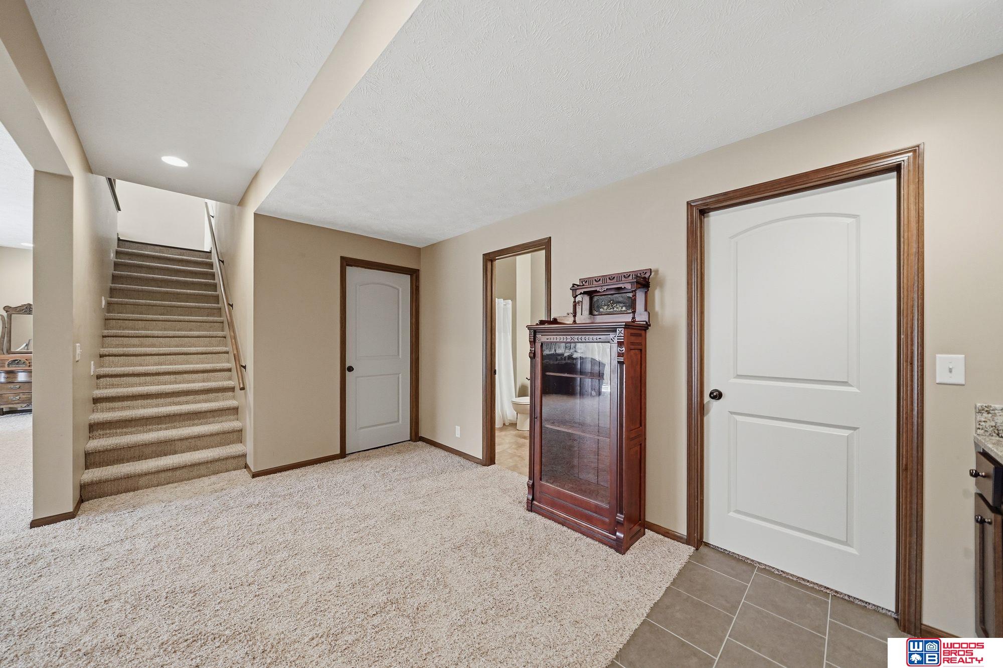 2737 Shadowbrook Drive, Lincoln, NE, 68516