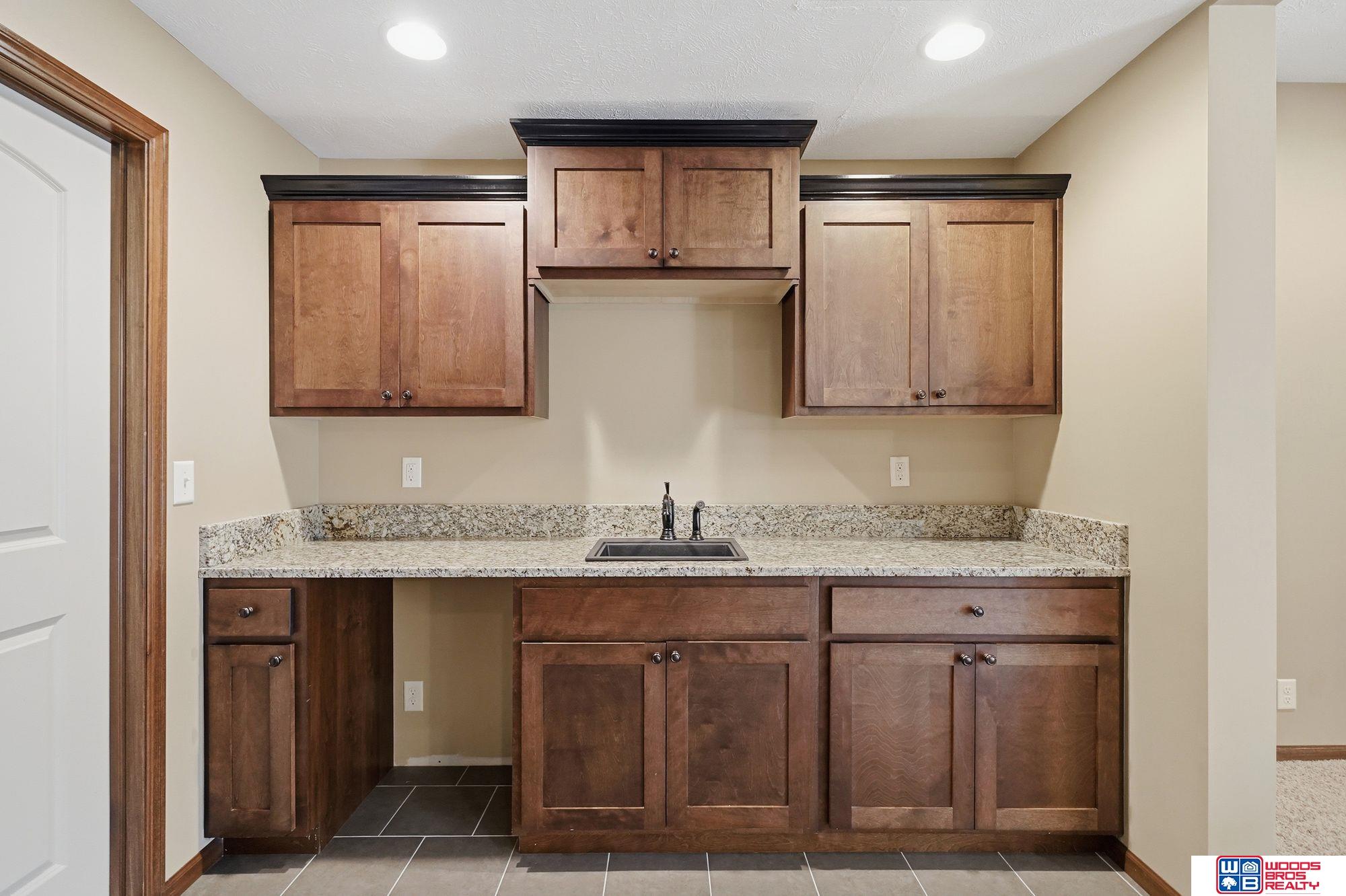 2737 Shadowbrook Drive, Lincoln, NE, 68516