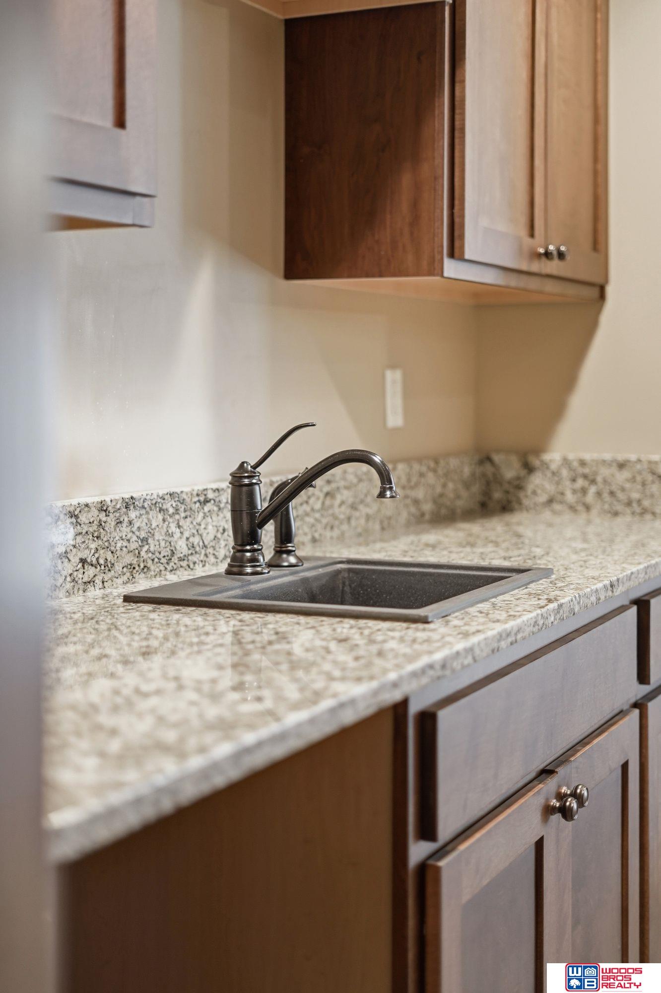 2737 Shadowbrook Drive, Lincoln, NE, 68516