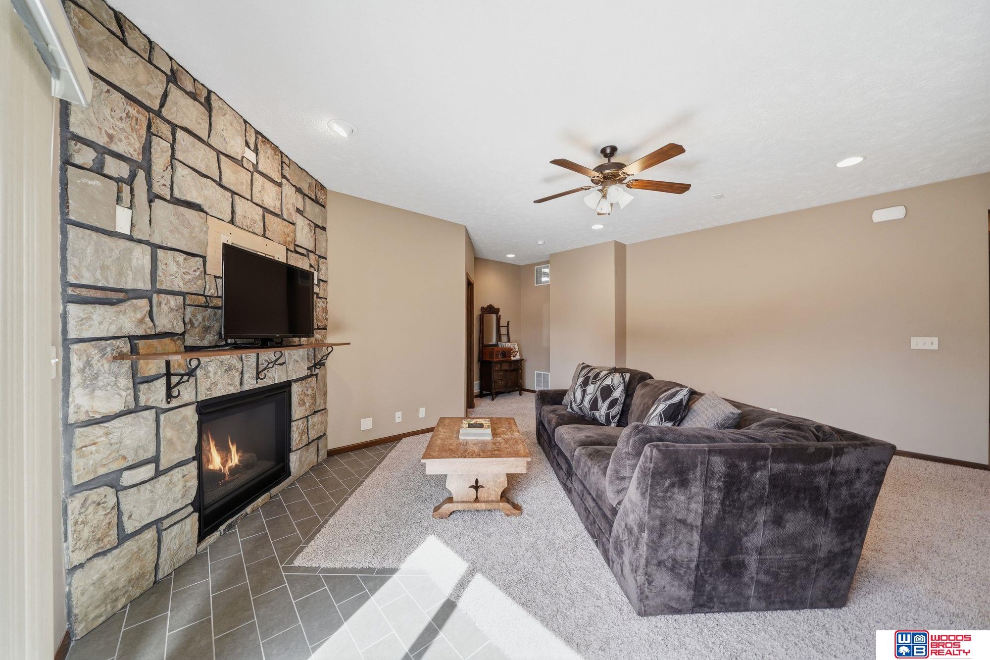 2737 Shadowbrook Drive, Lincoln, NE, 68516
