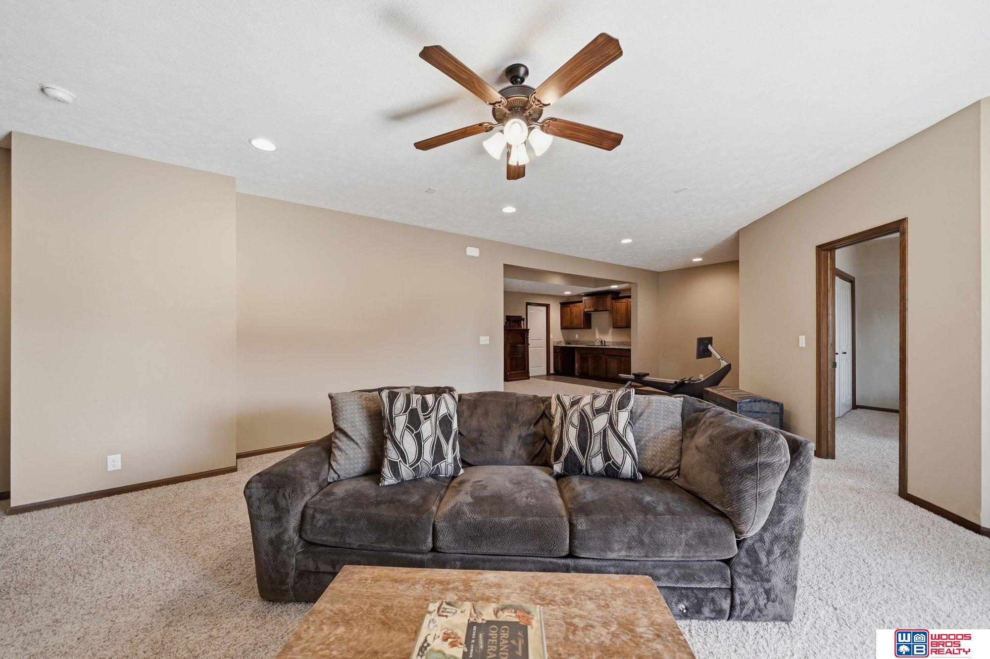 2737 Shadowbrook Drive, Lincoln, NE, 68516