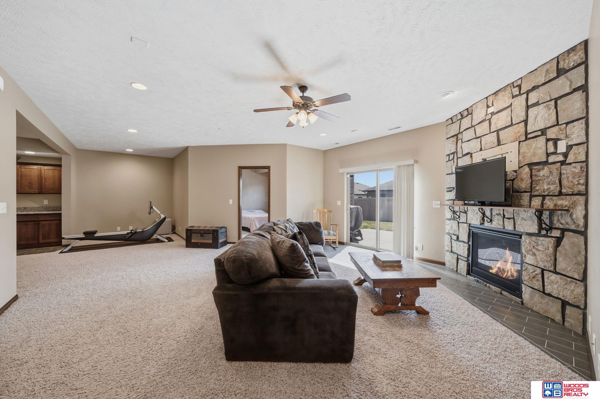 2737 Shadowbrook Drive, Lincoln, NE, 68516