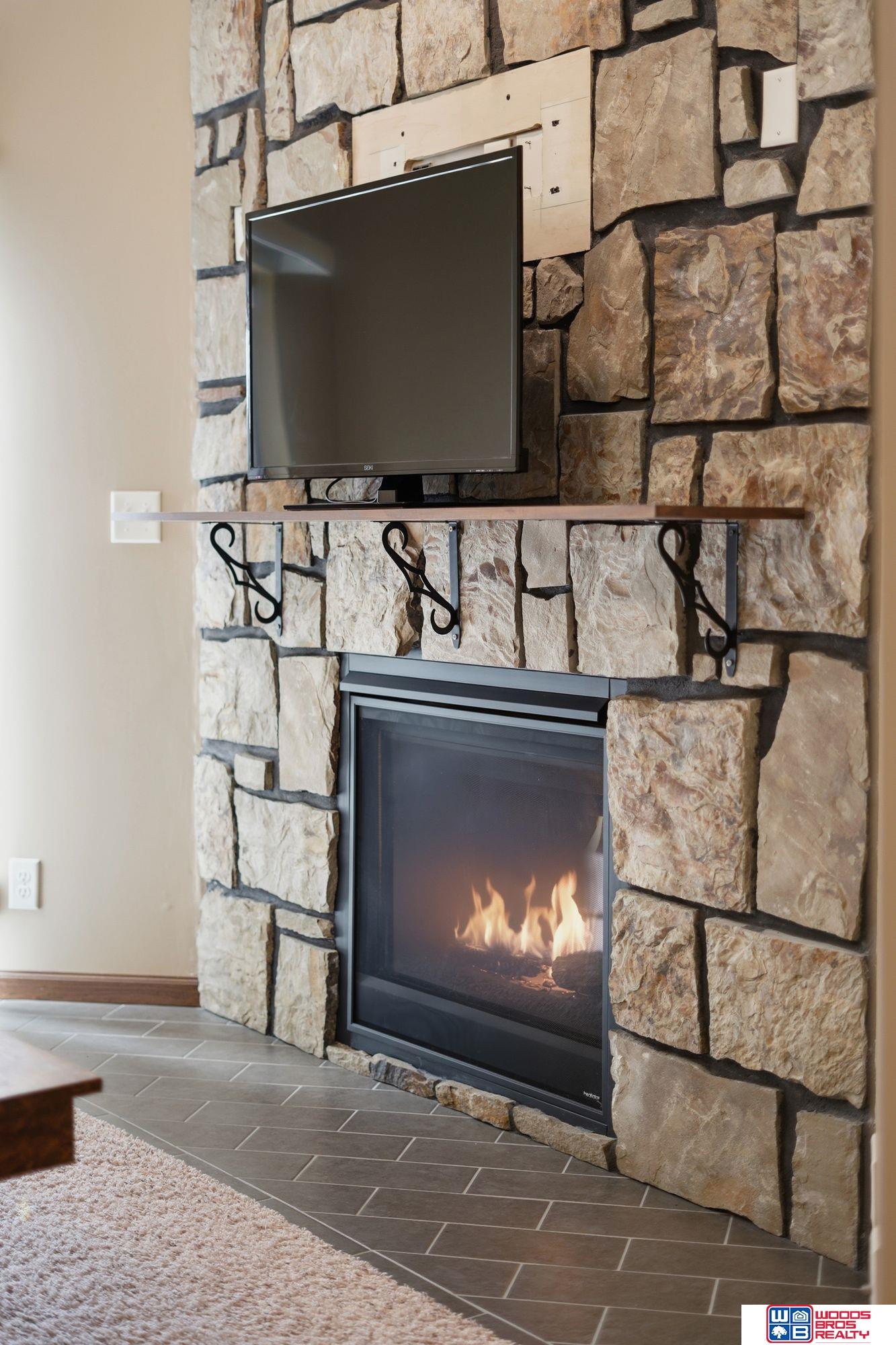 2737 Shadowbrook Drive, Lincoln, NE, 68516