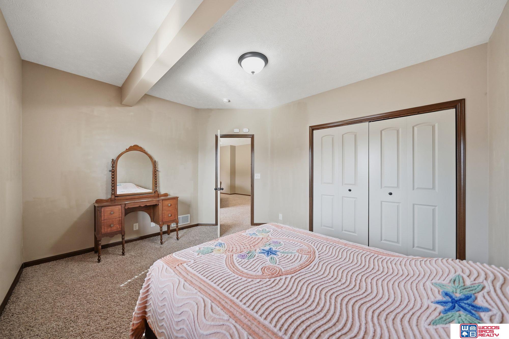 2737 Shadowbrook Drive, Lincoln, NE, 68516