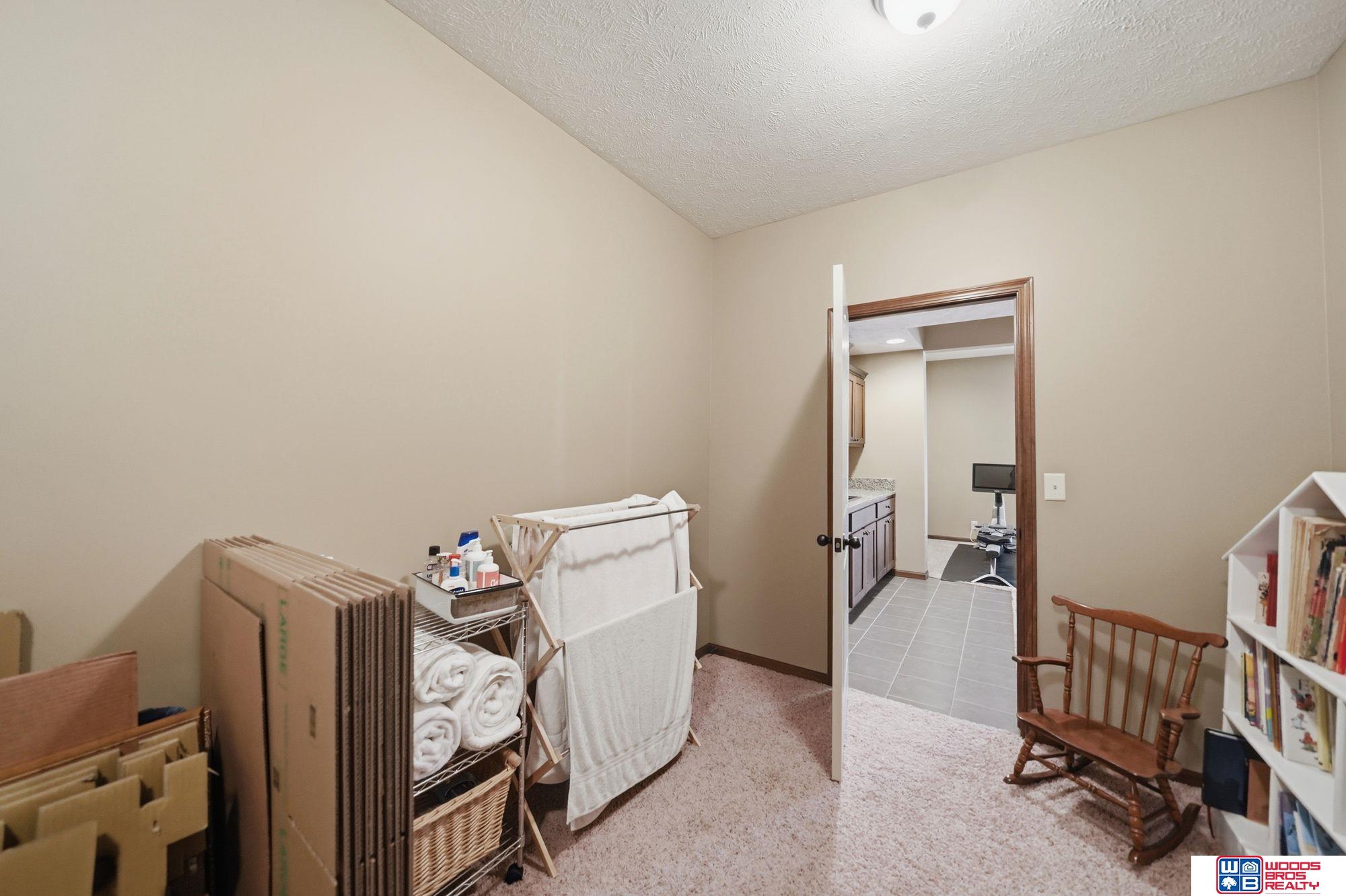 2737 Shadowbrook Drive, Lincoln, NE, 68516