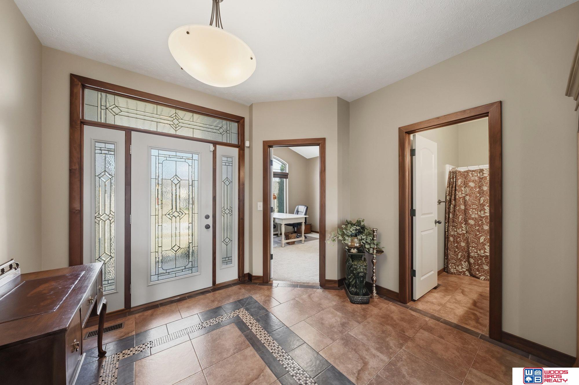 2737 Shadowbrook Drive, Lincoln, NE, 68516