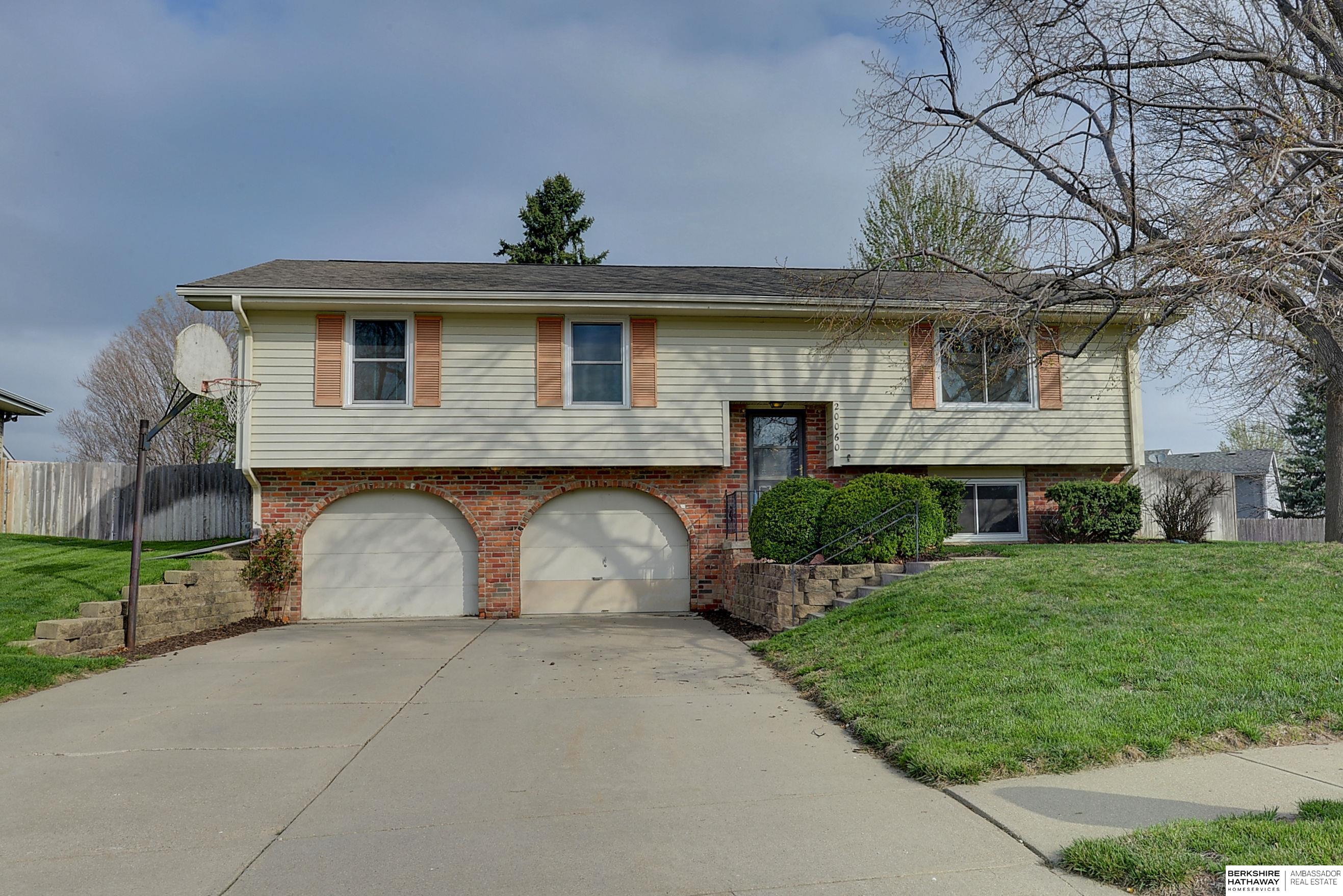 5407 208 Court, Elkhorn, NE, 68022