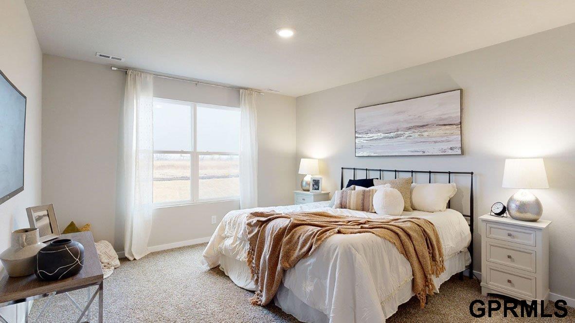 18476 Aurora Street, Omaha, NE, 68136