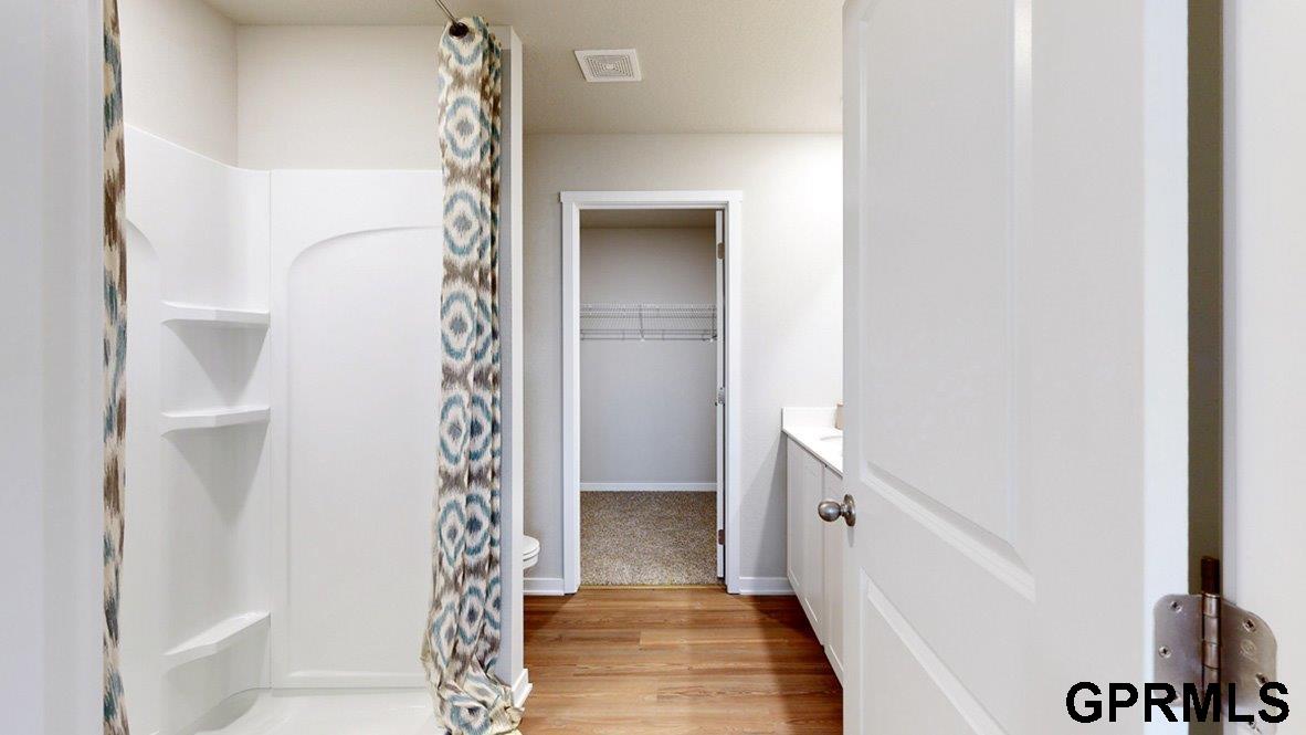 18476 Aurora Street, Omaha, NE, 68136