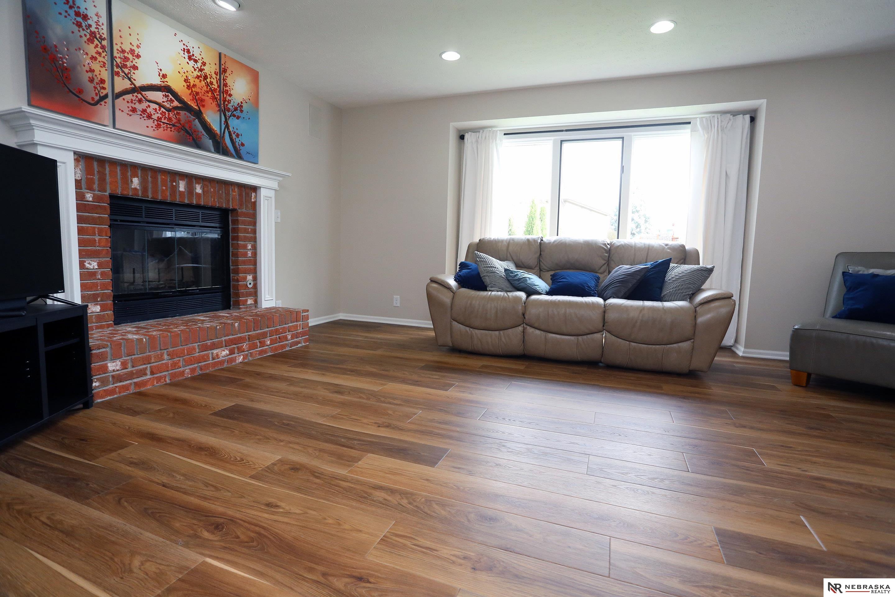 2104 John Street, Papillion, NE, 68133