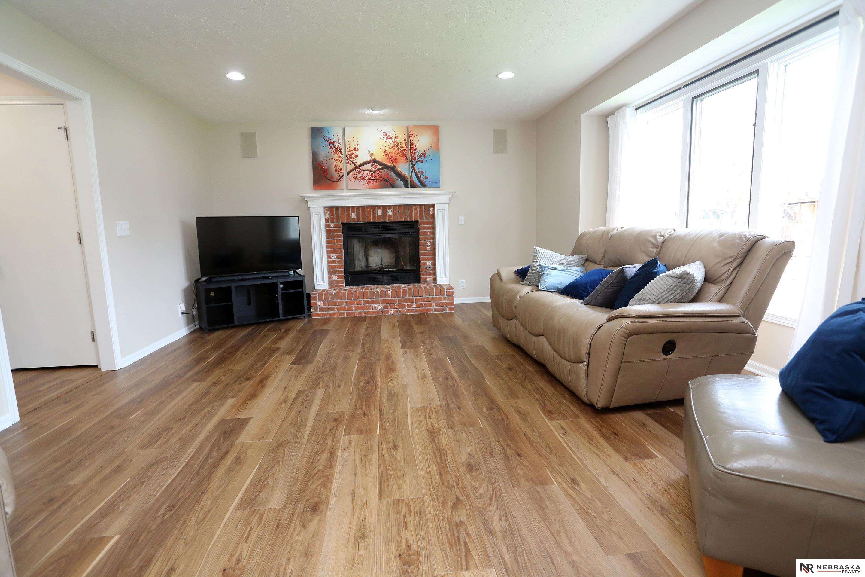 2104 John Street, Papillion, NE, 68133