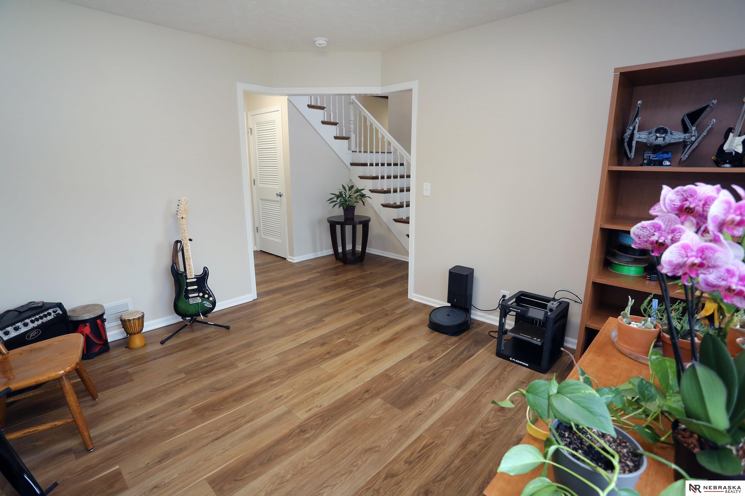 2104 John Street, Papillion, NE, 68133