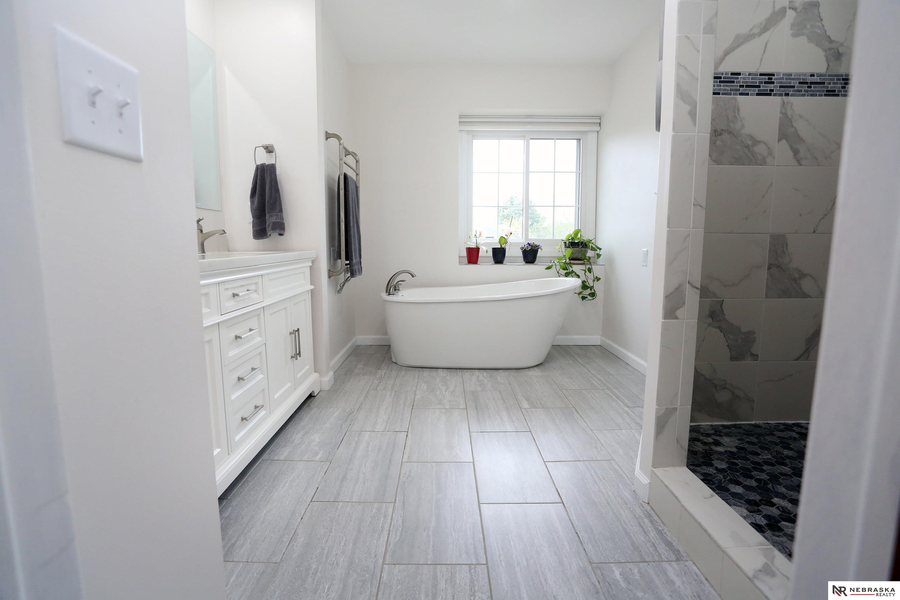 2104 John Street, Papillion, NE, 68133