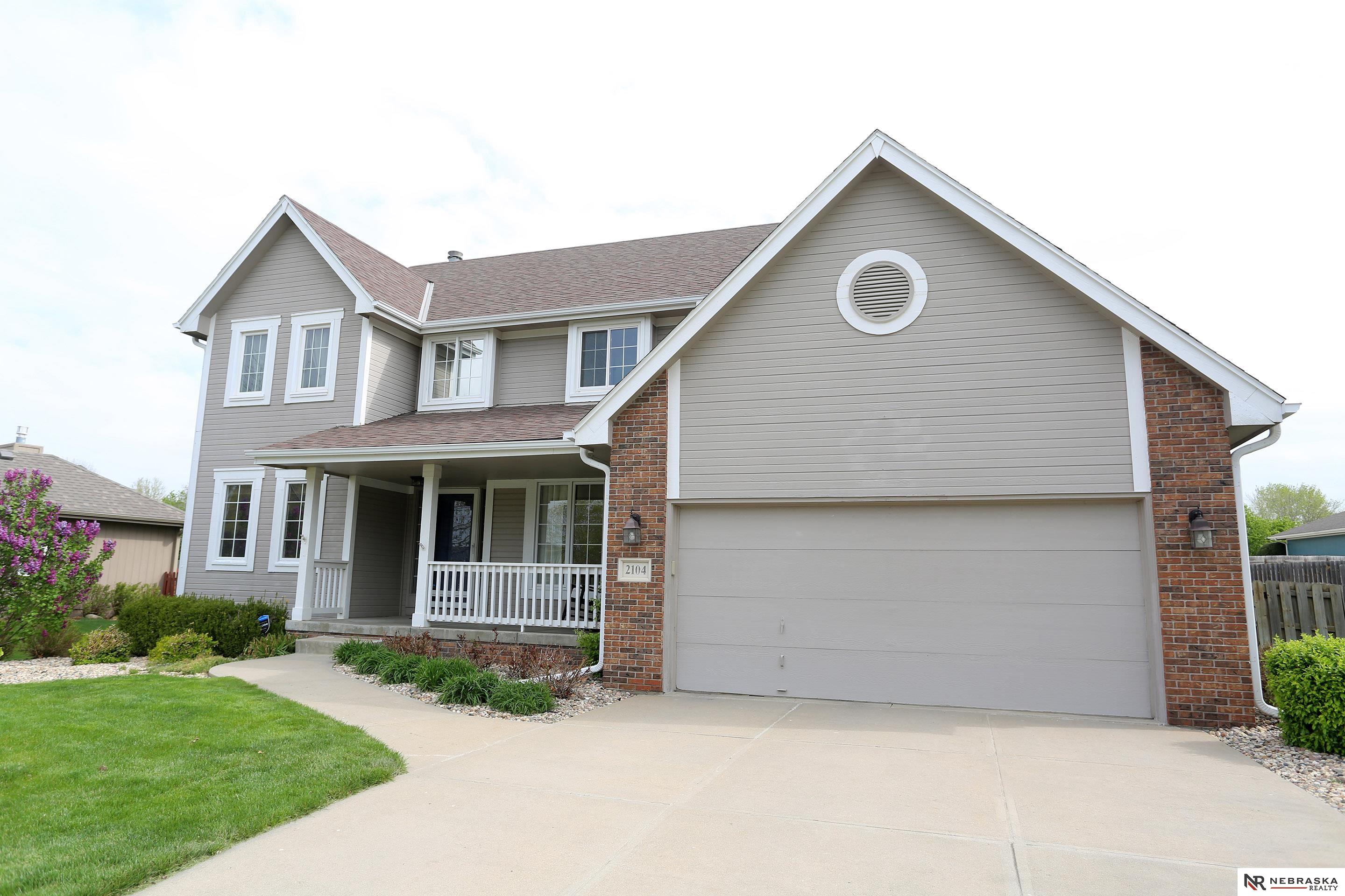 2104 John Street, Papillion, NE, 68133