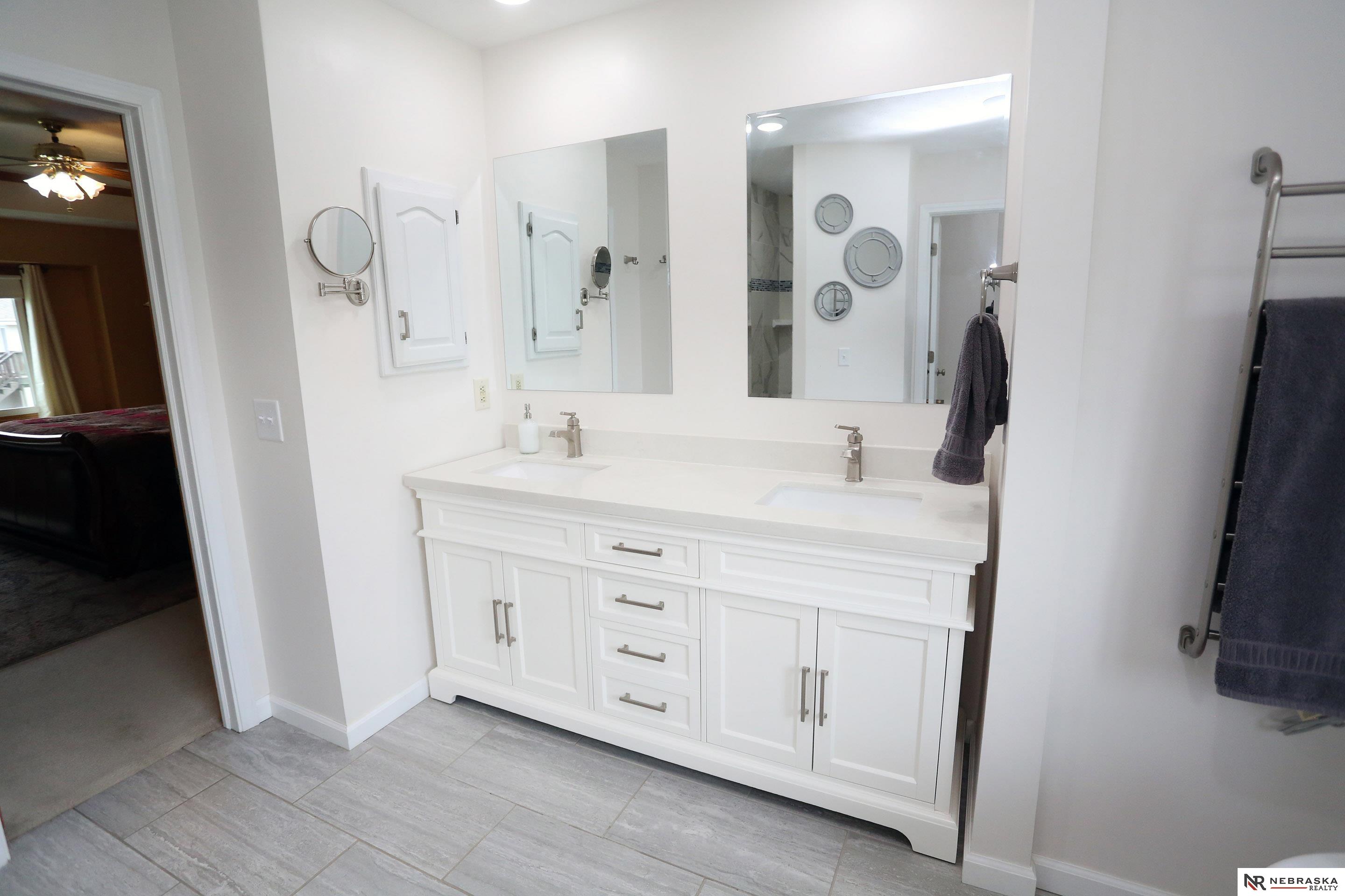 2104 John Street, Papillion, NE, 68133