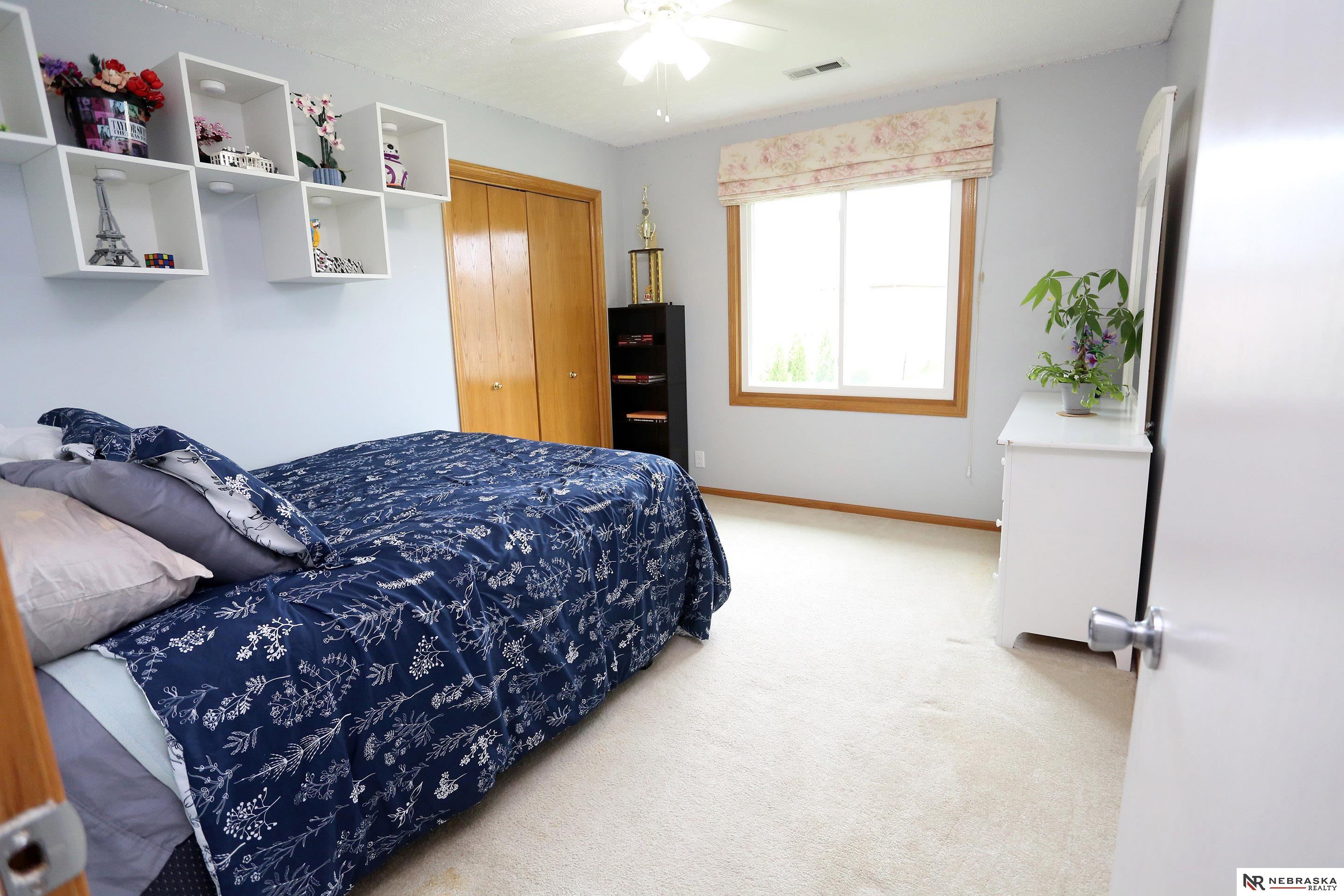 2104 John Street, Papillion, NE, 68133