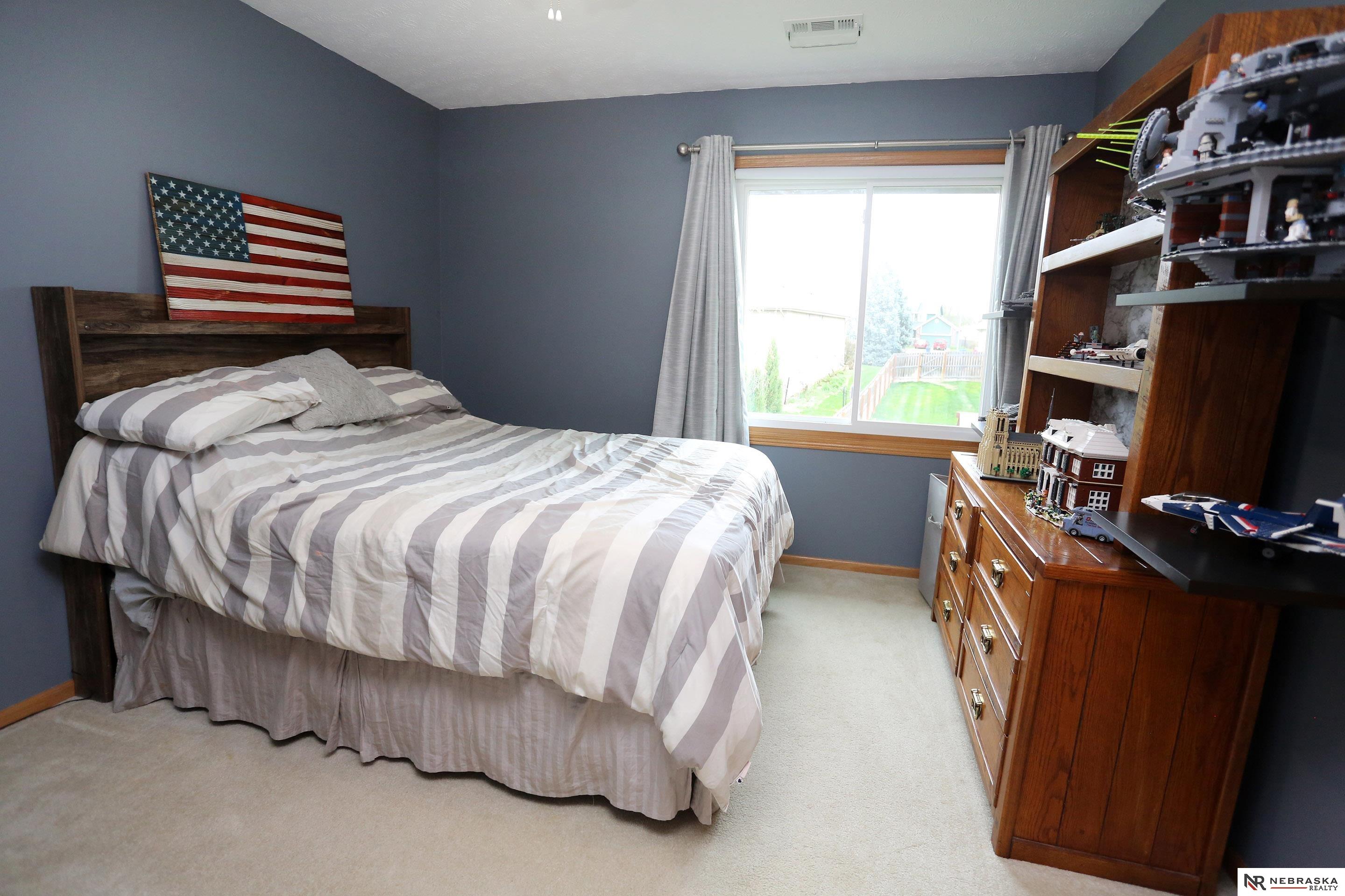 2104 John Street, Papillion, NE, 68133