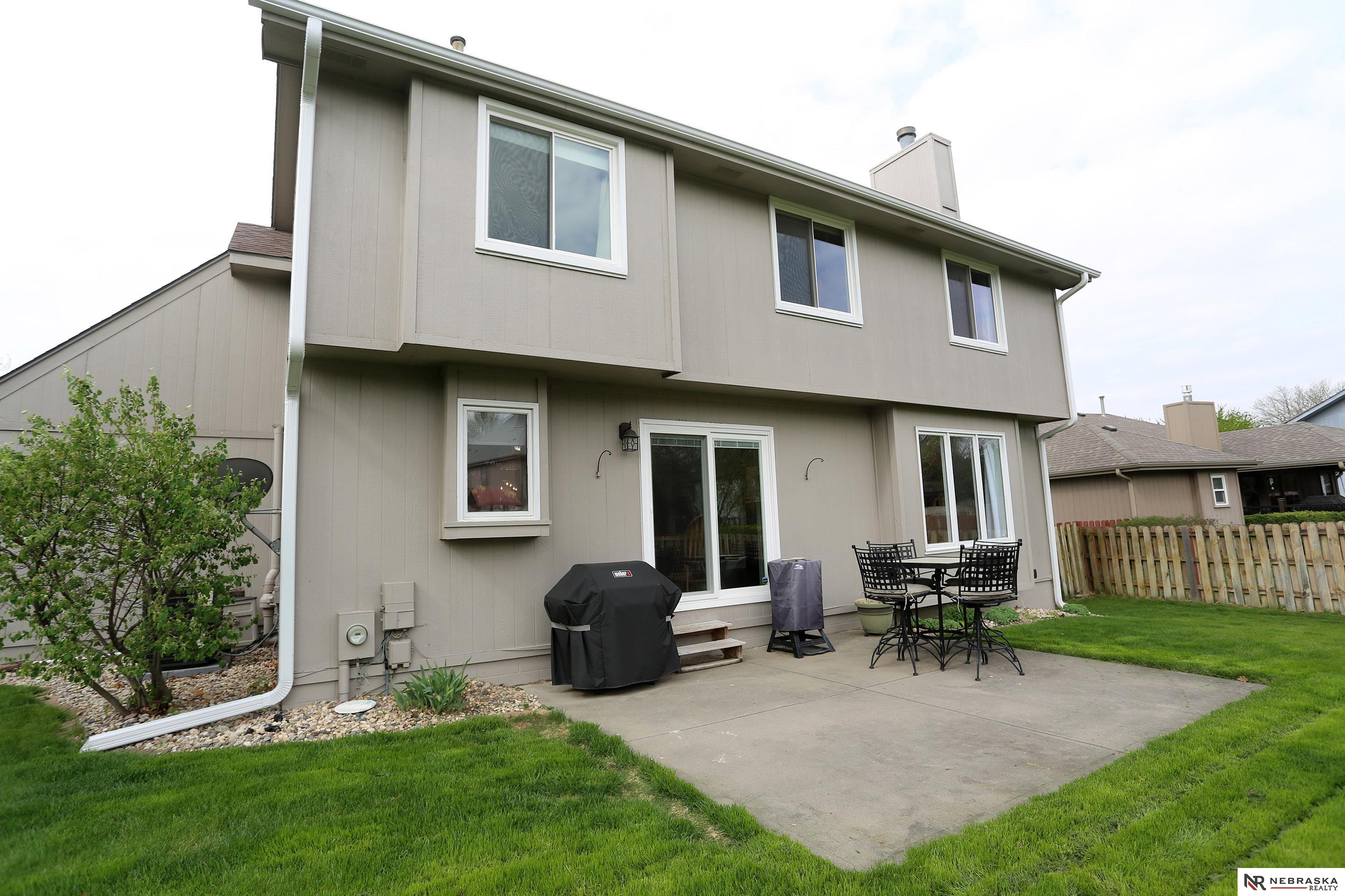 2104 John Street, Papillion, NE, 68133