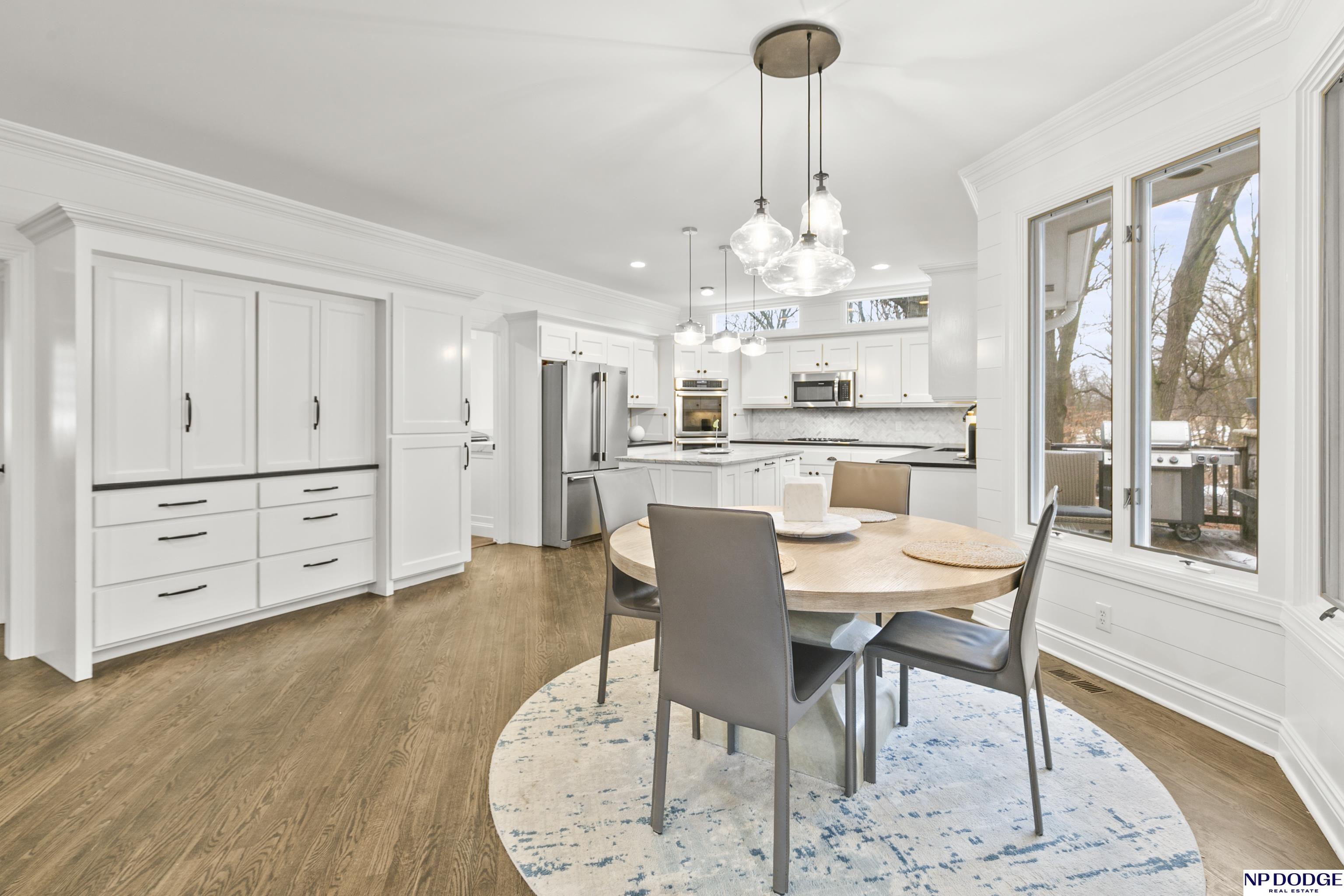 6026 Country Club Oaks Place, Omaha, NE, 68152