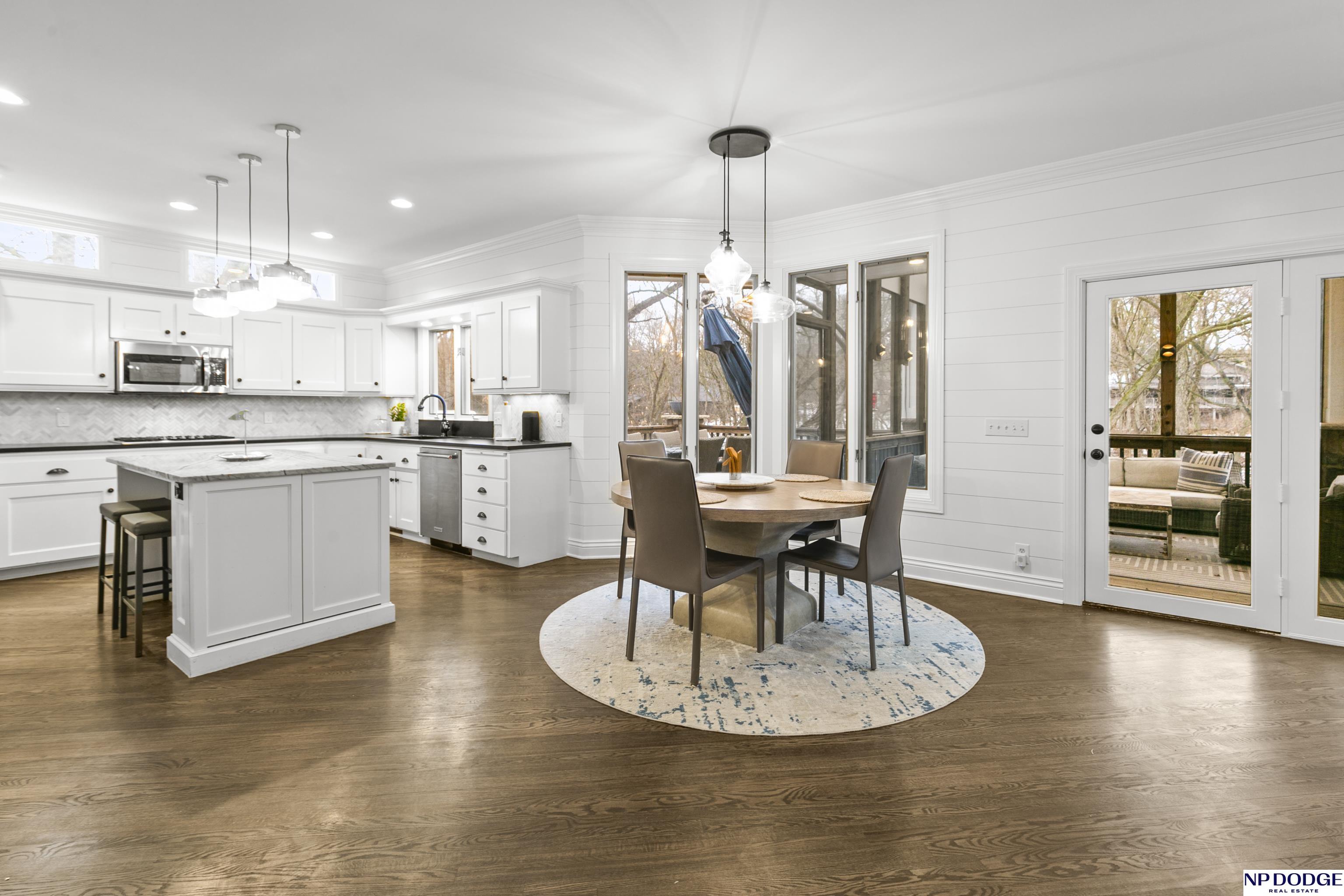 6026 Country Club Oaks Place, Omaha, NE, 68152